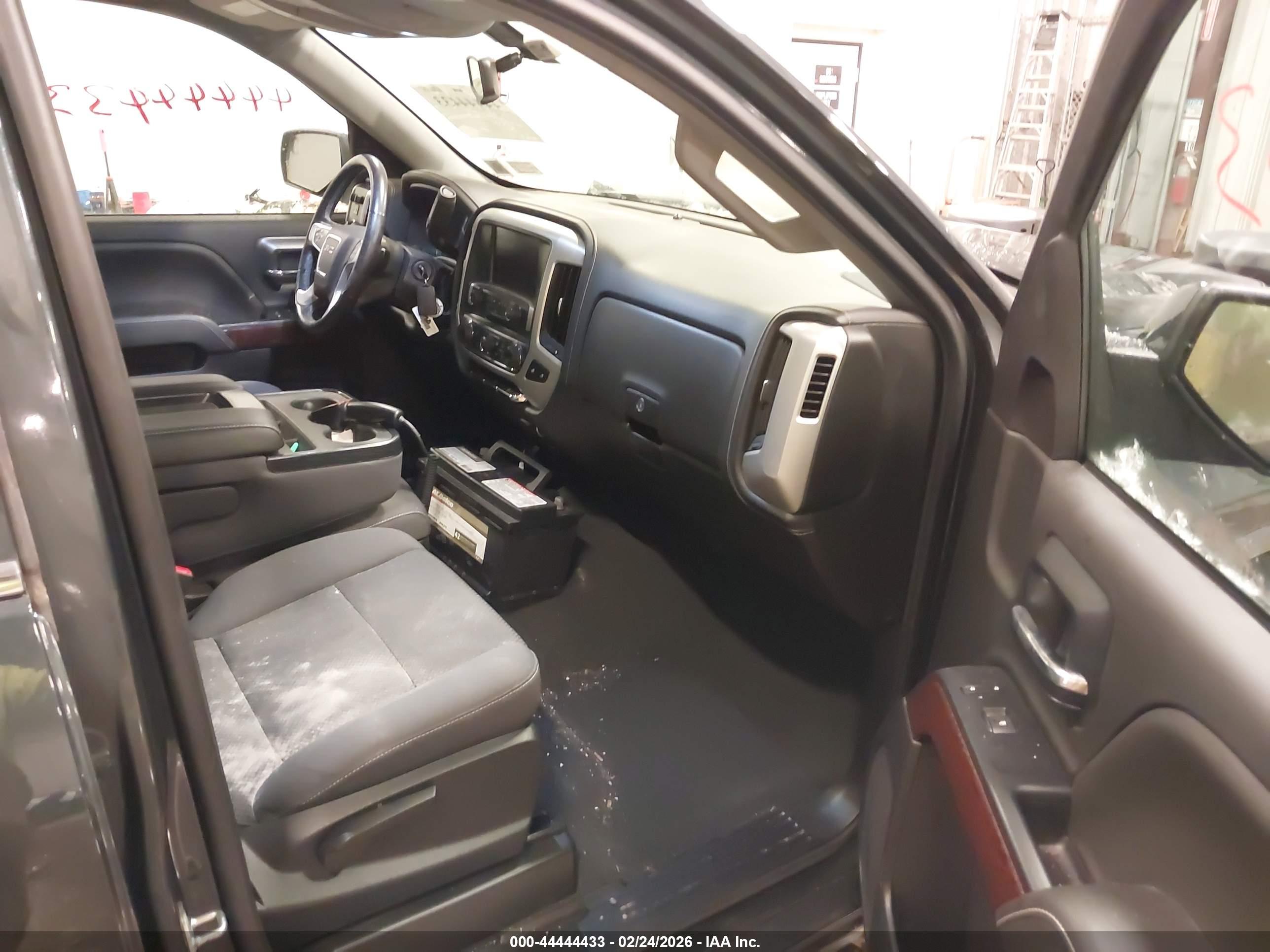 GMC SIERRA image 5