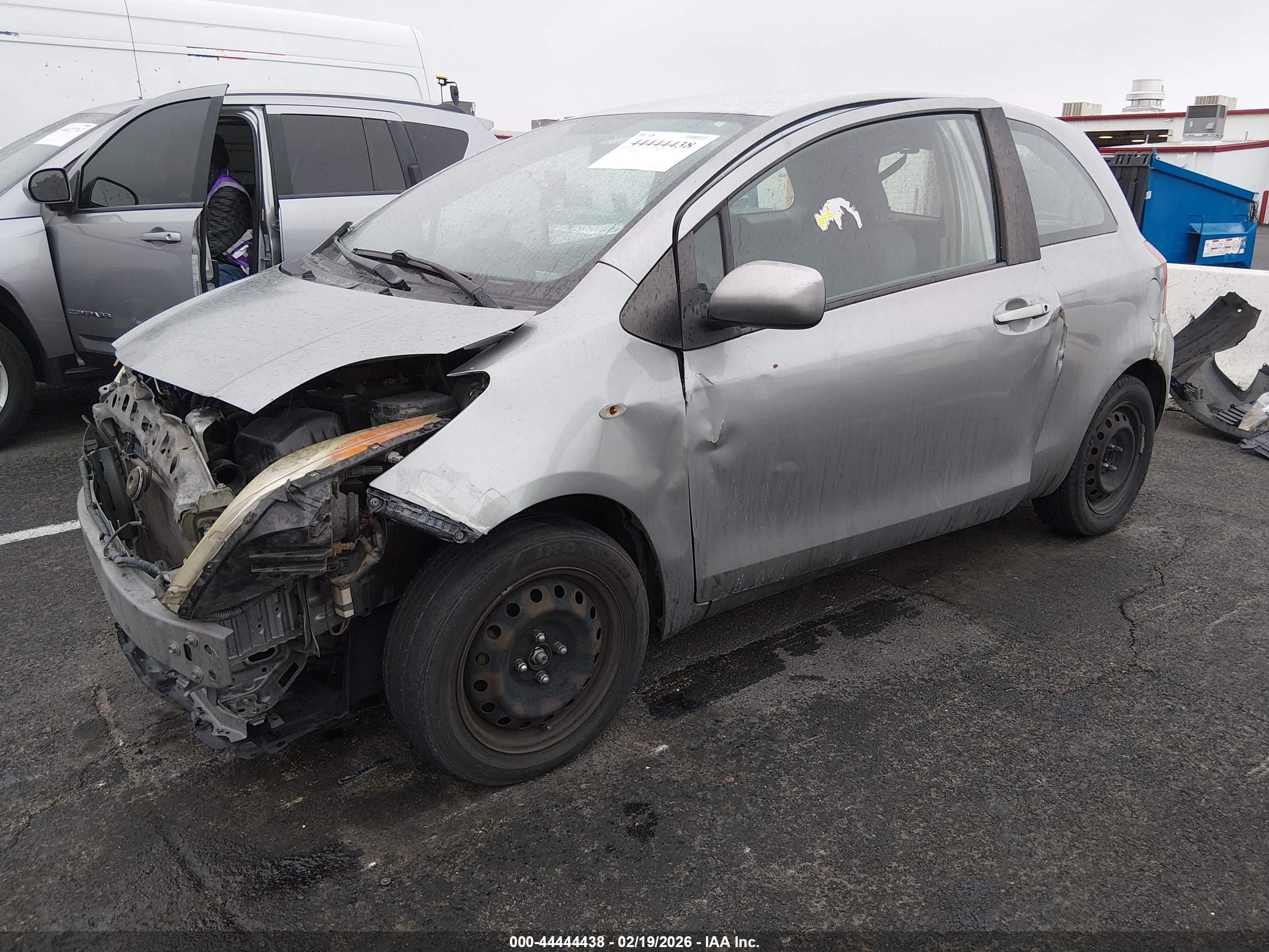 TOYOTA YARIS image 2
