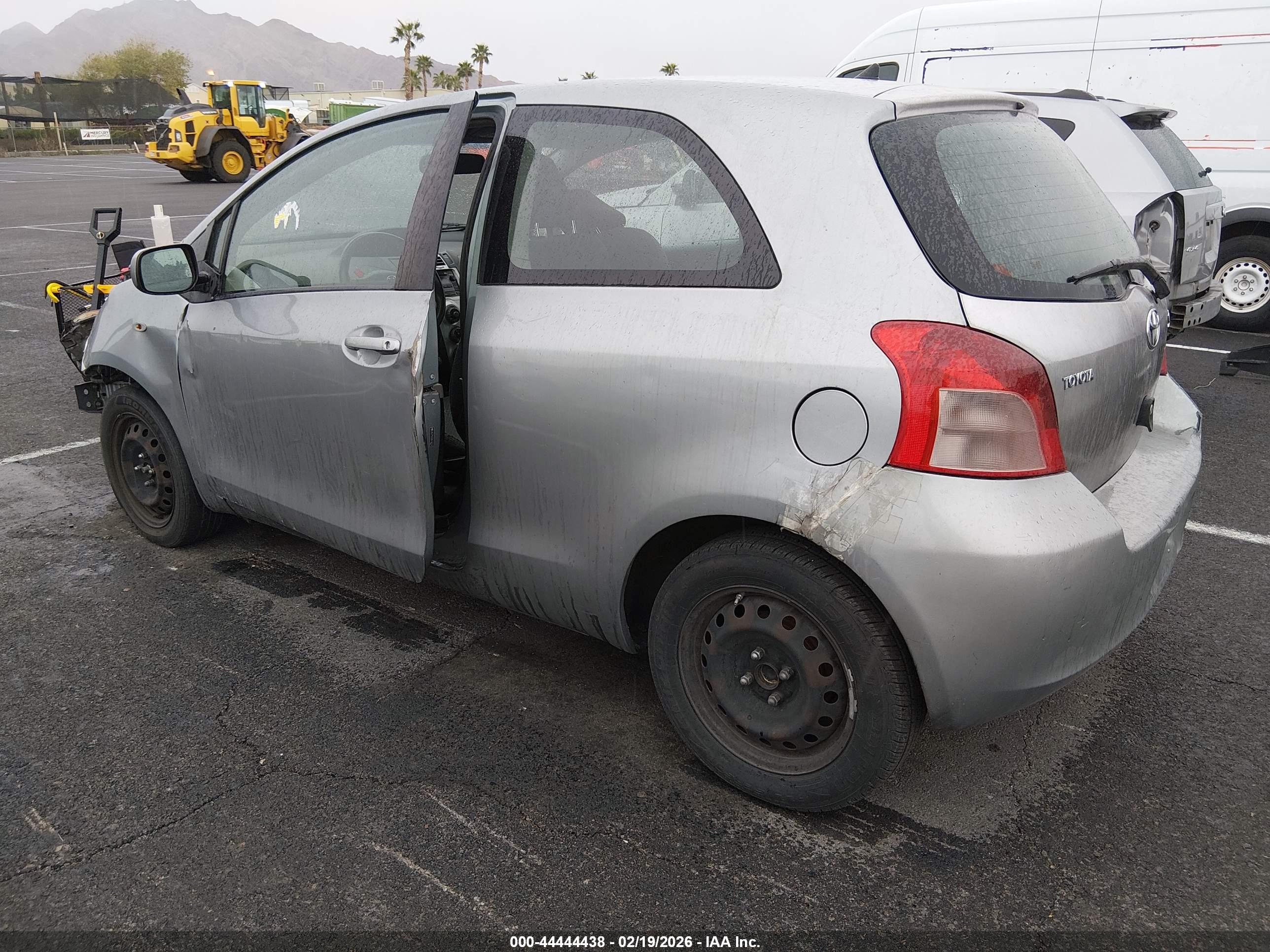 TOYOTA YARIS image 3