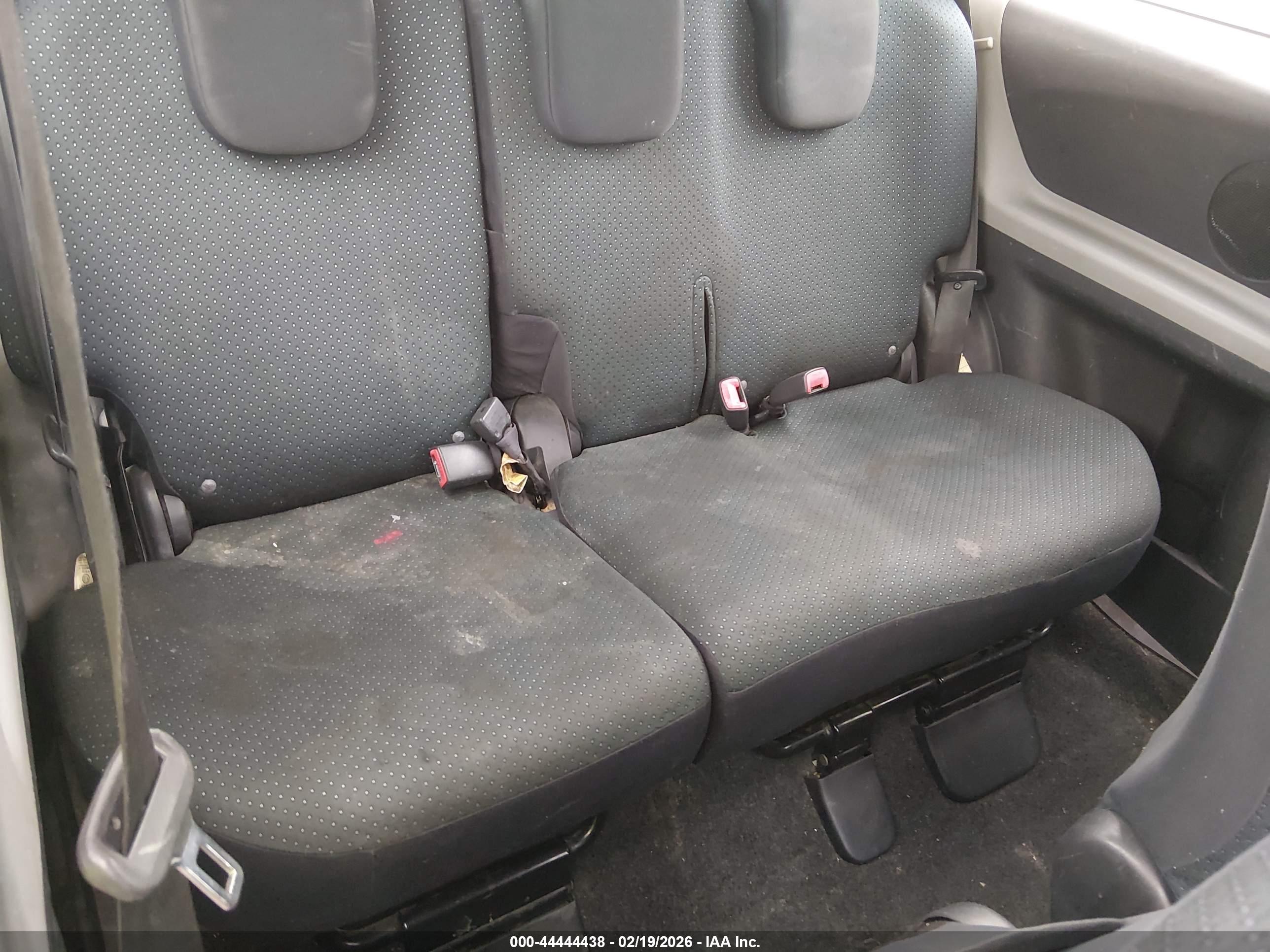 TOYOTA YARIS image 8
