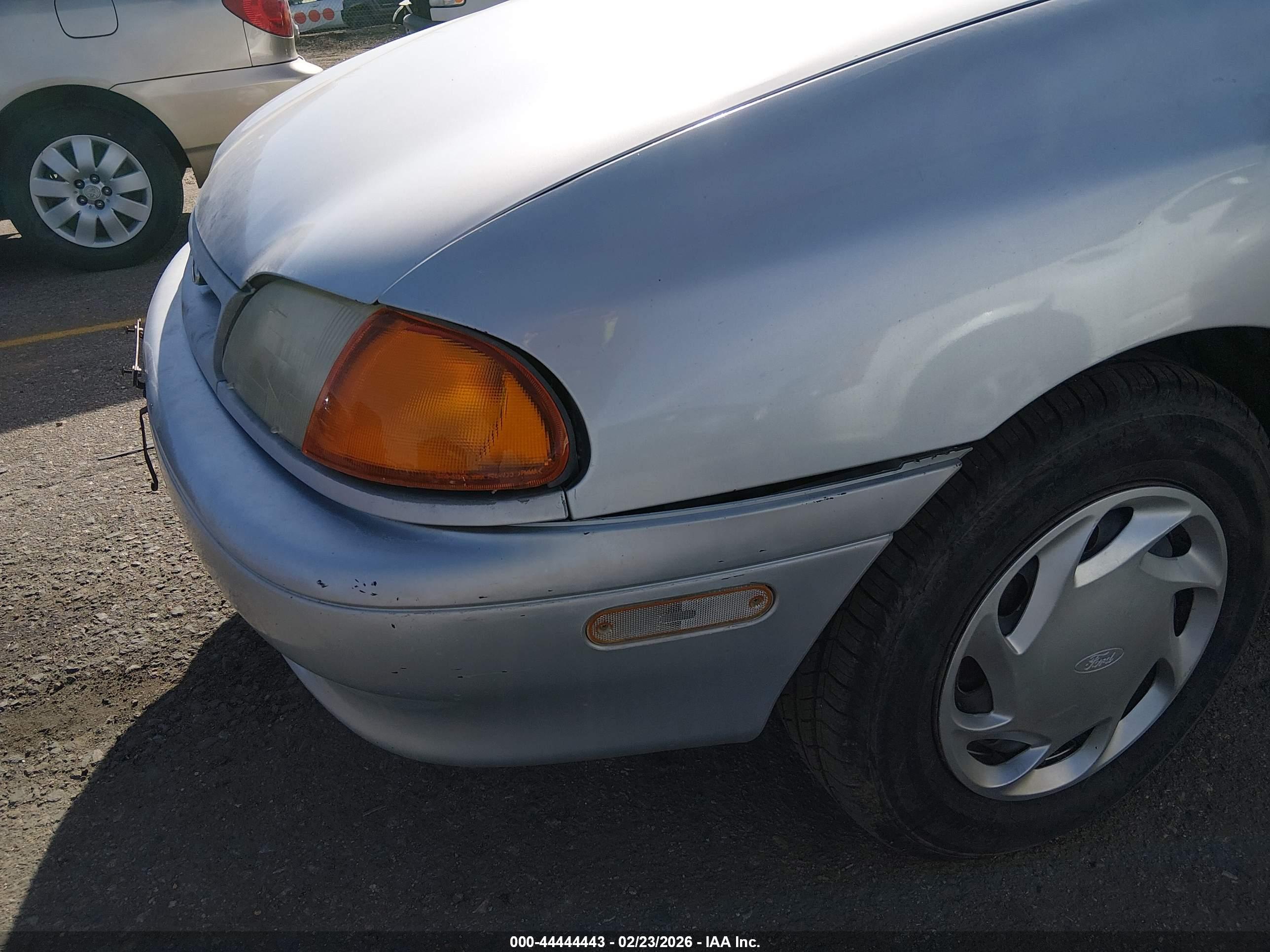FORD ASPIRE image 6