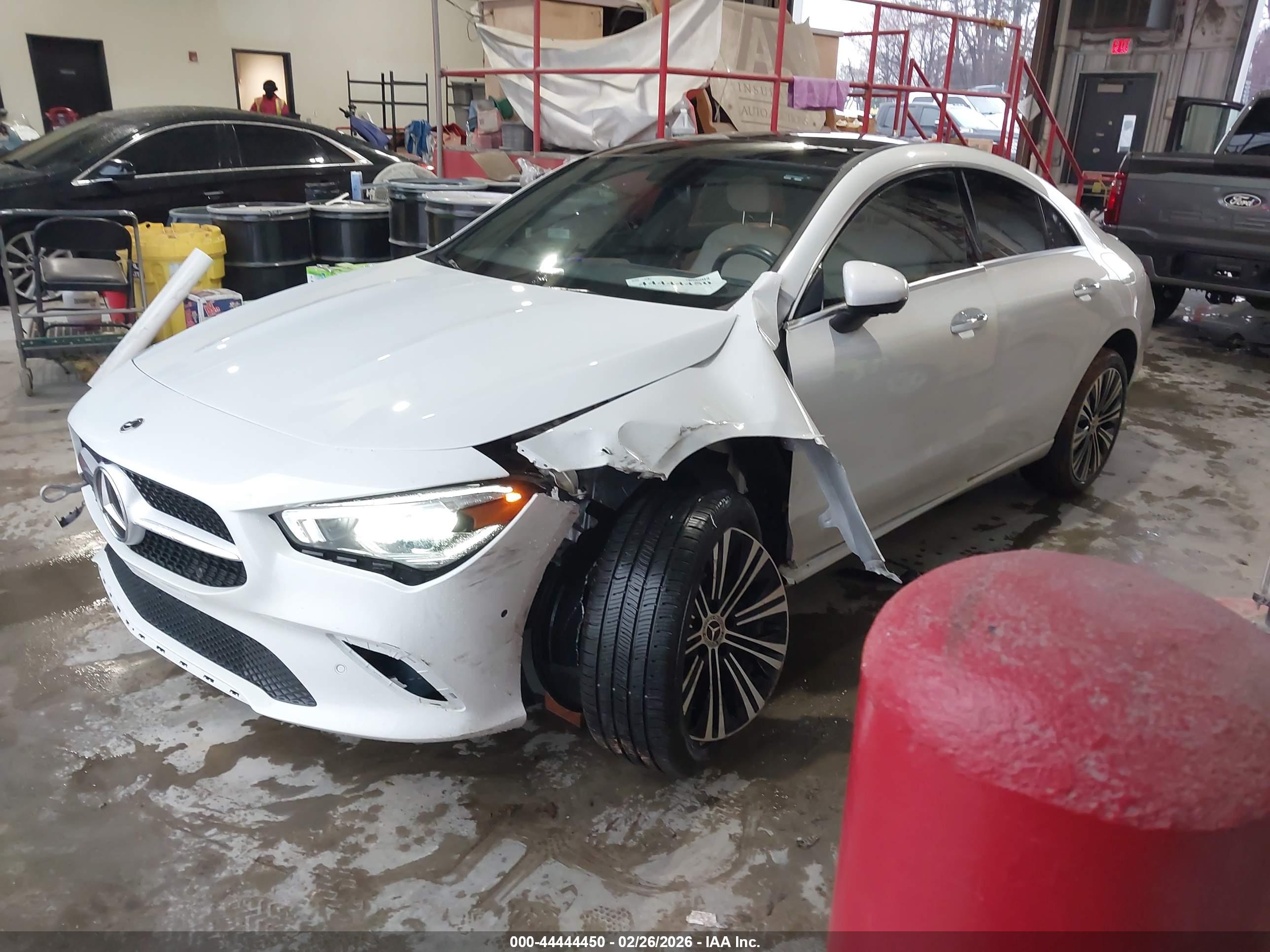 MERCEDES-BENZ CLA image 2