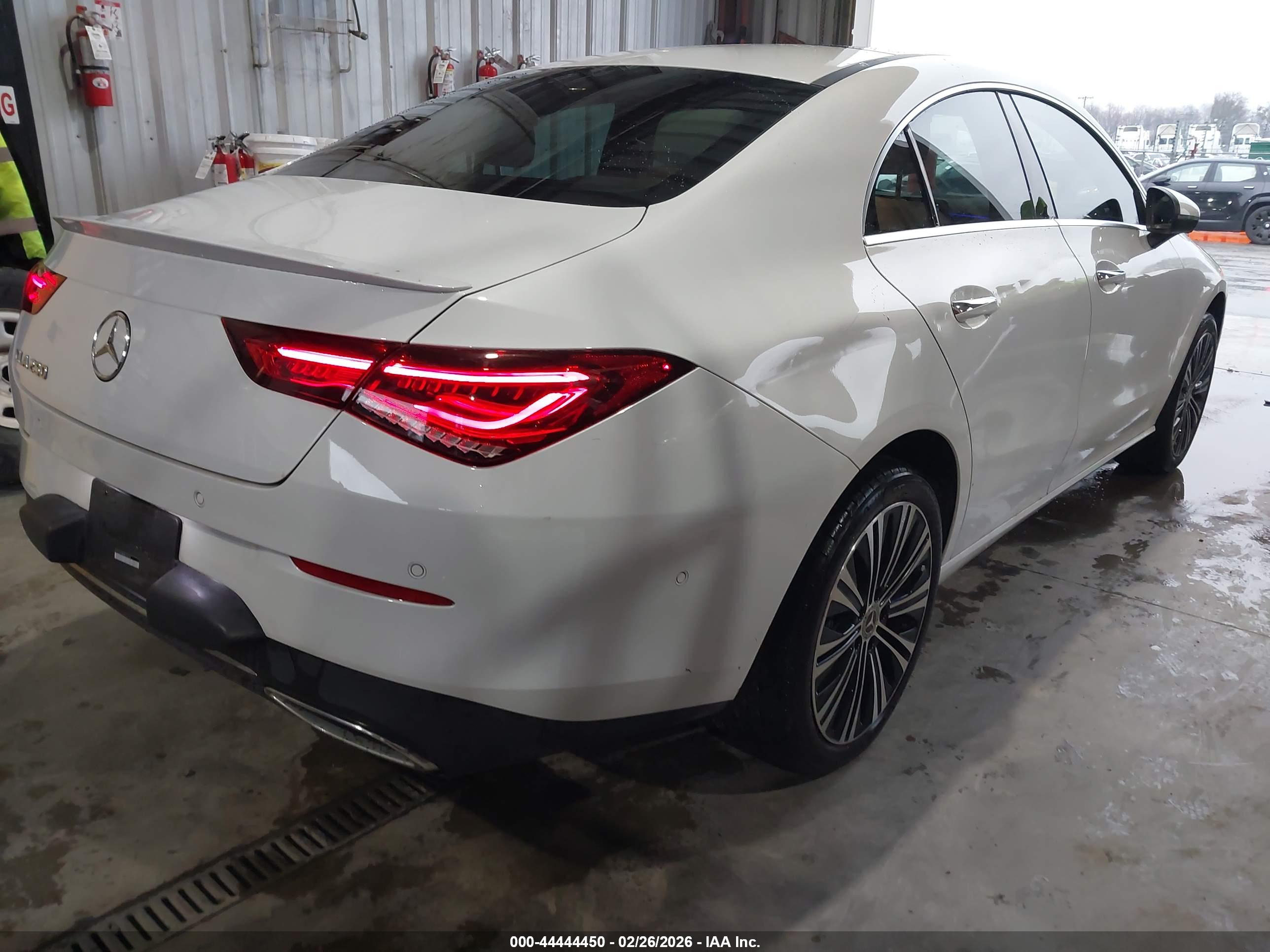 MERCEDES-BENZ CLA image 4