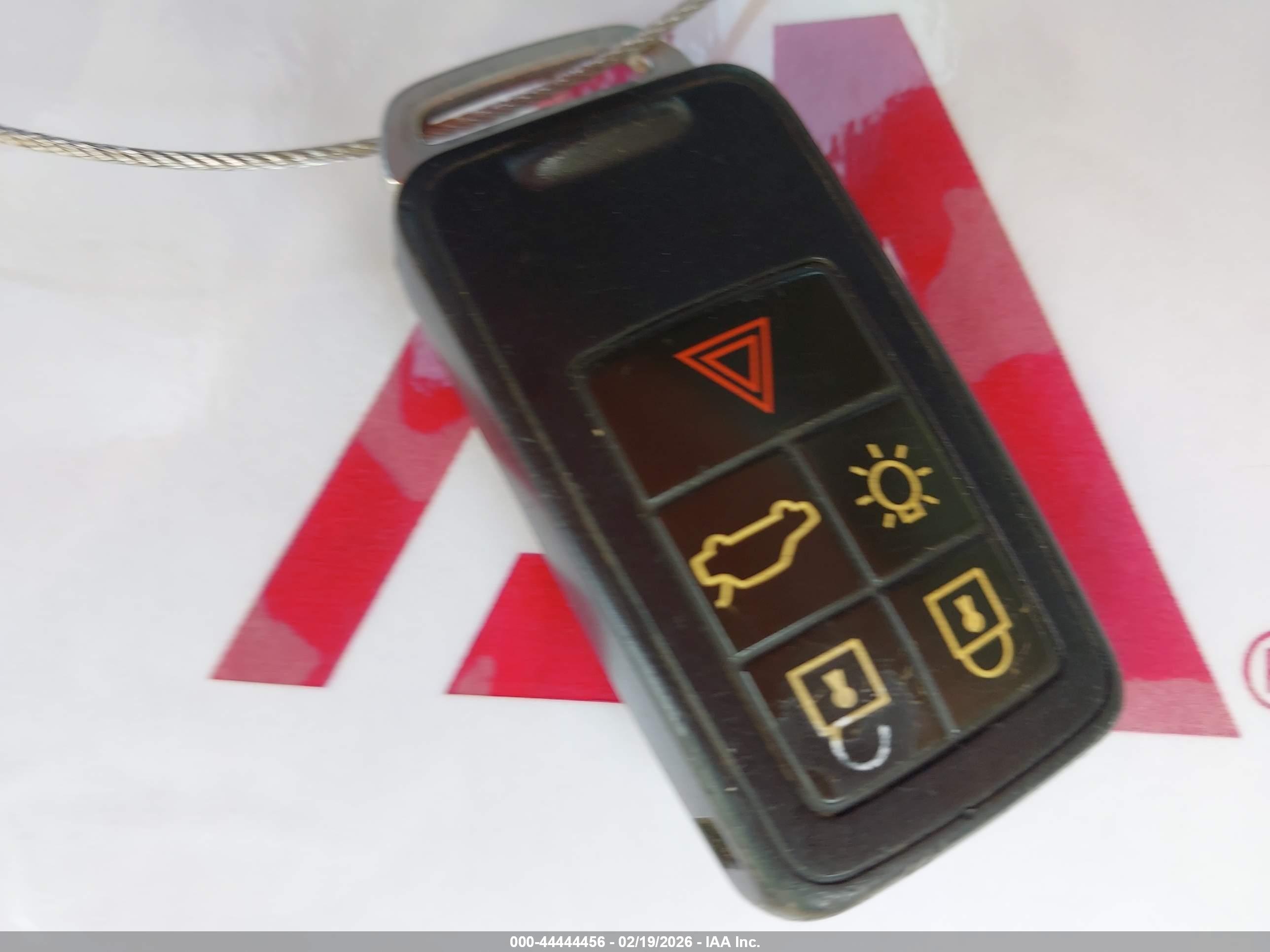 VOLVO S60 image 11