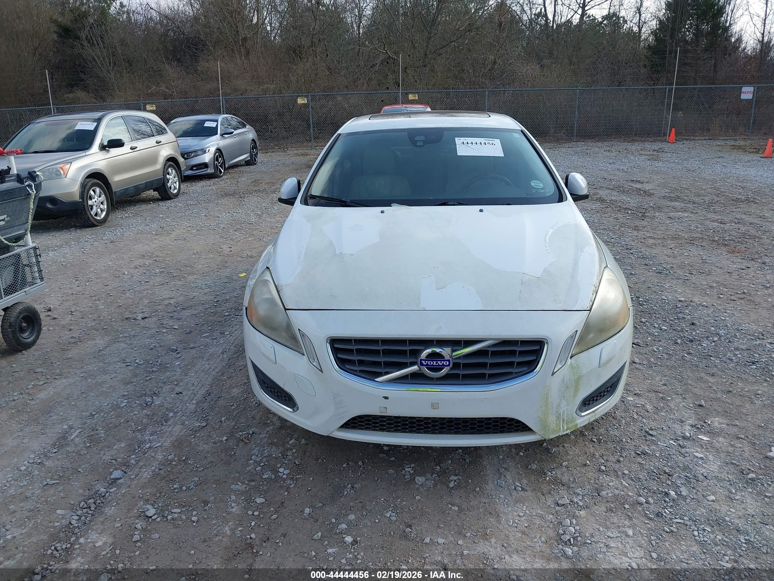 VOLVO S60 image 6