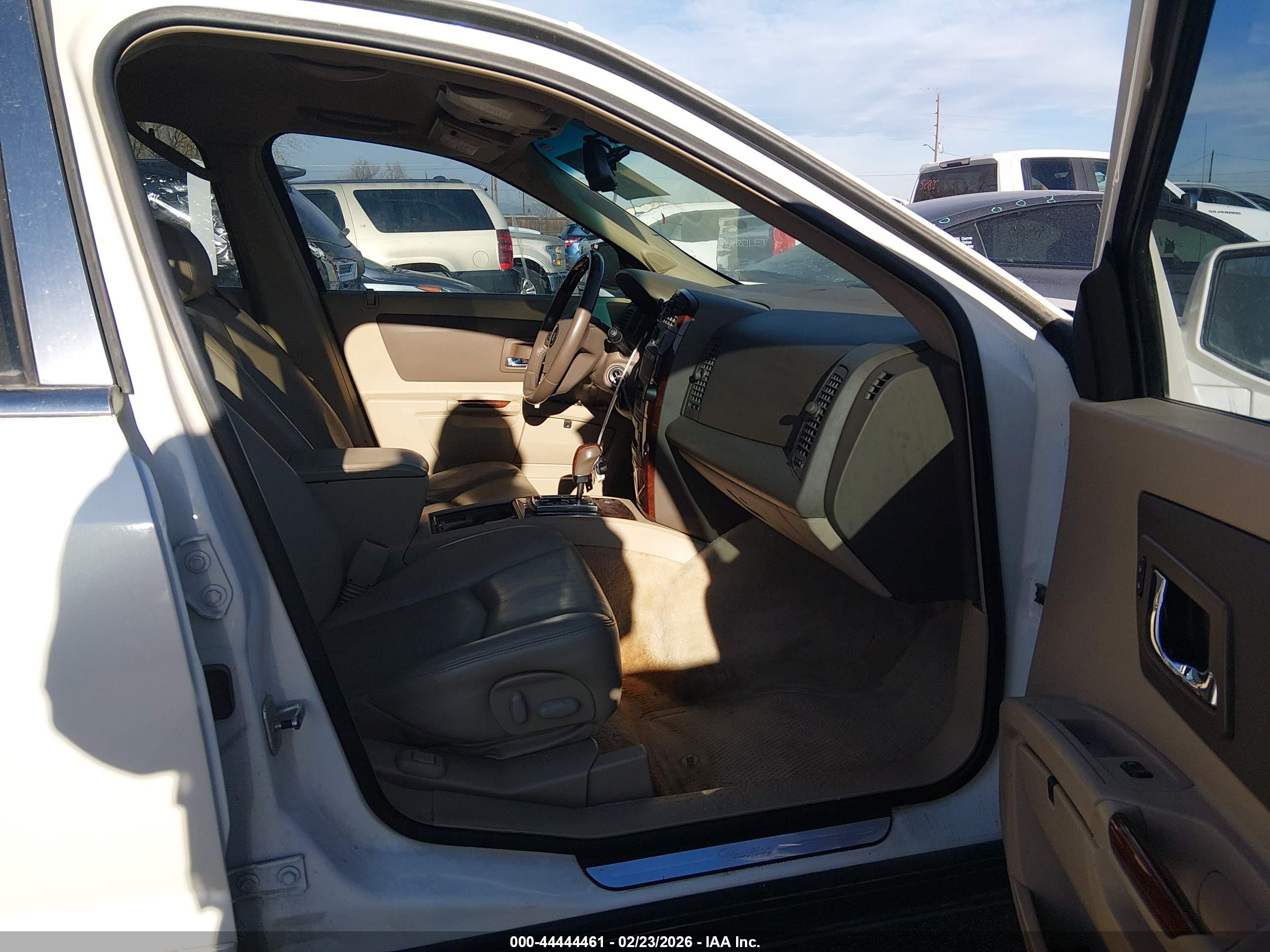 CADILLAC SRX image 5