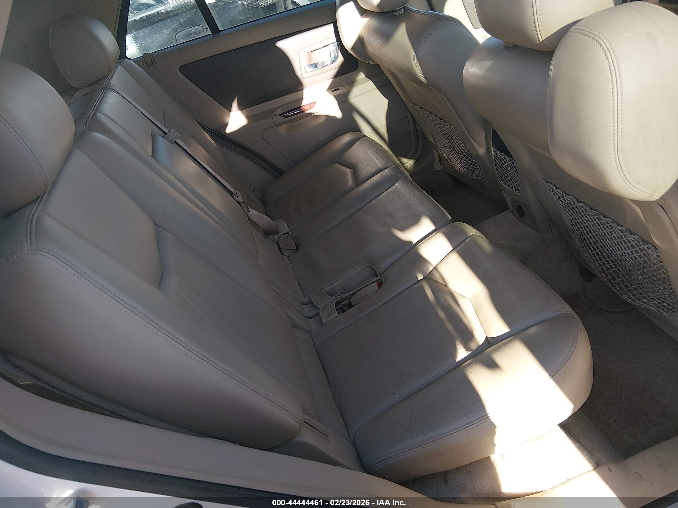 CADILLAC SRX image 8