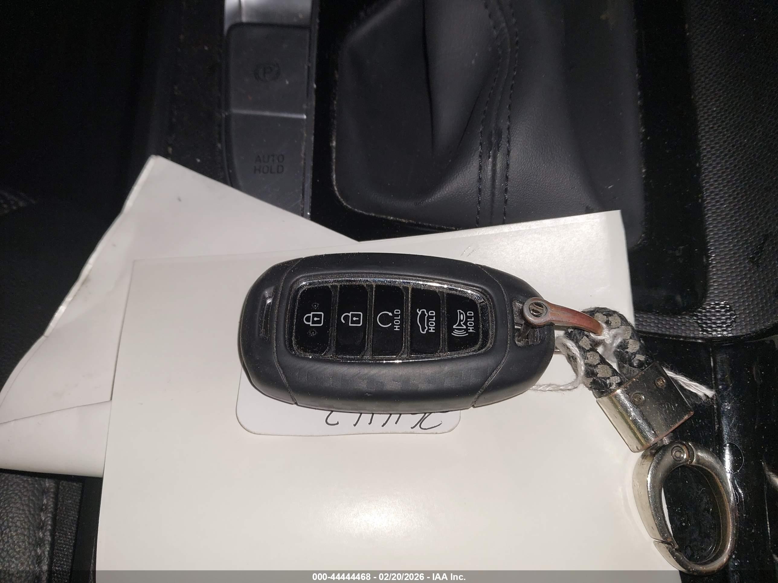 HYUNDAI ELANTRA image 11