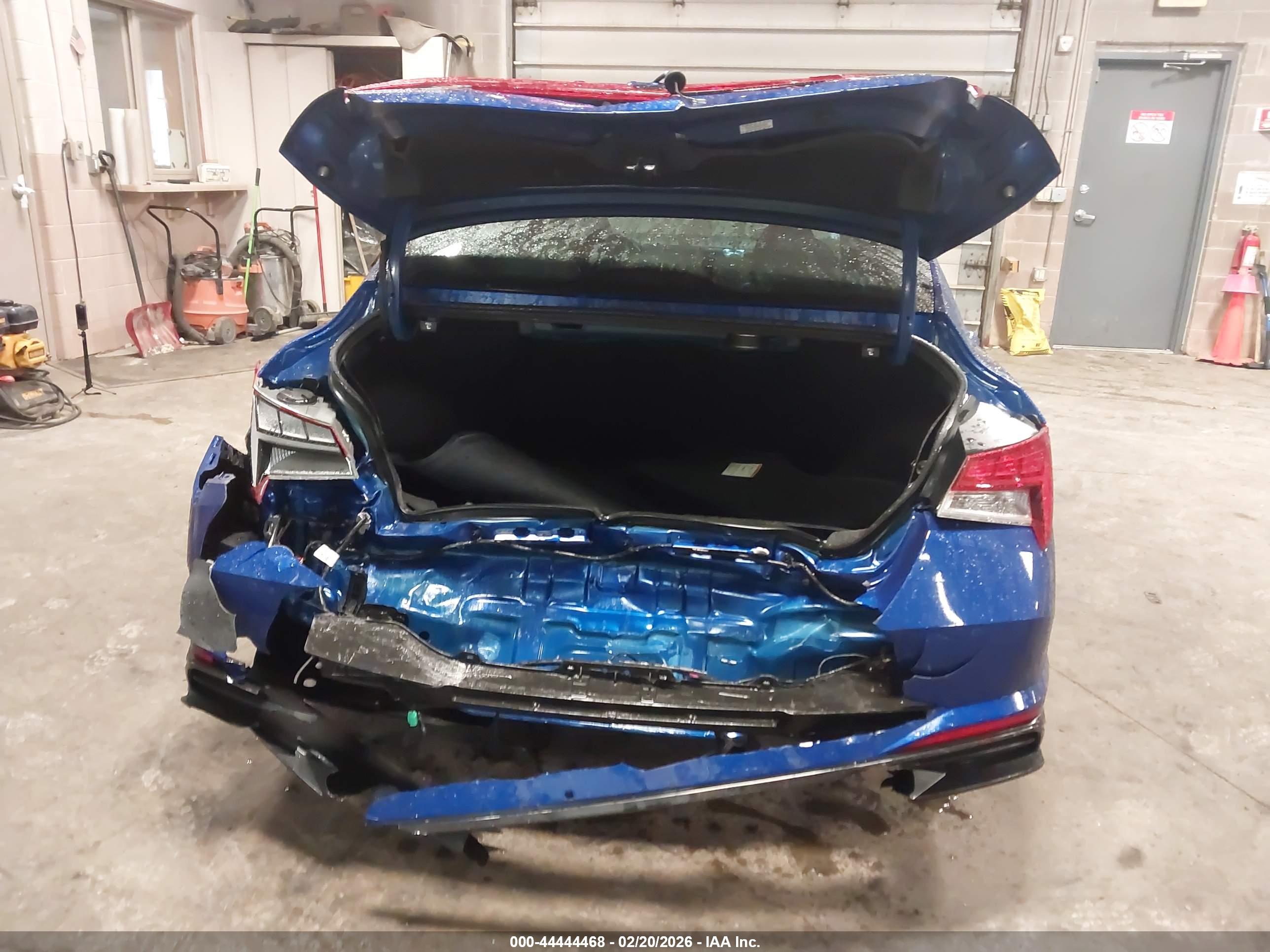 HYUNDAI ELANTRA image 6
