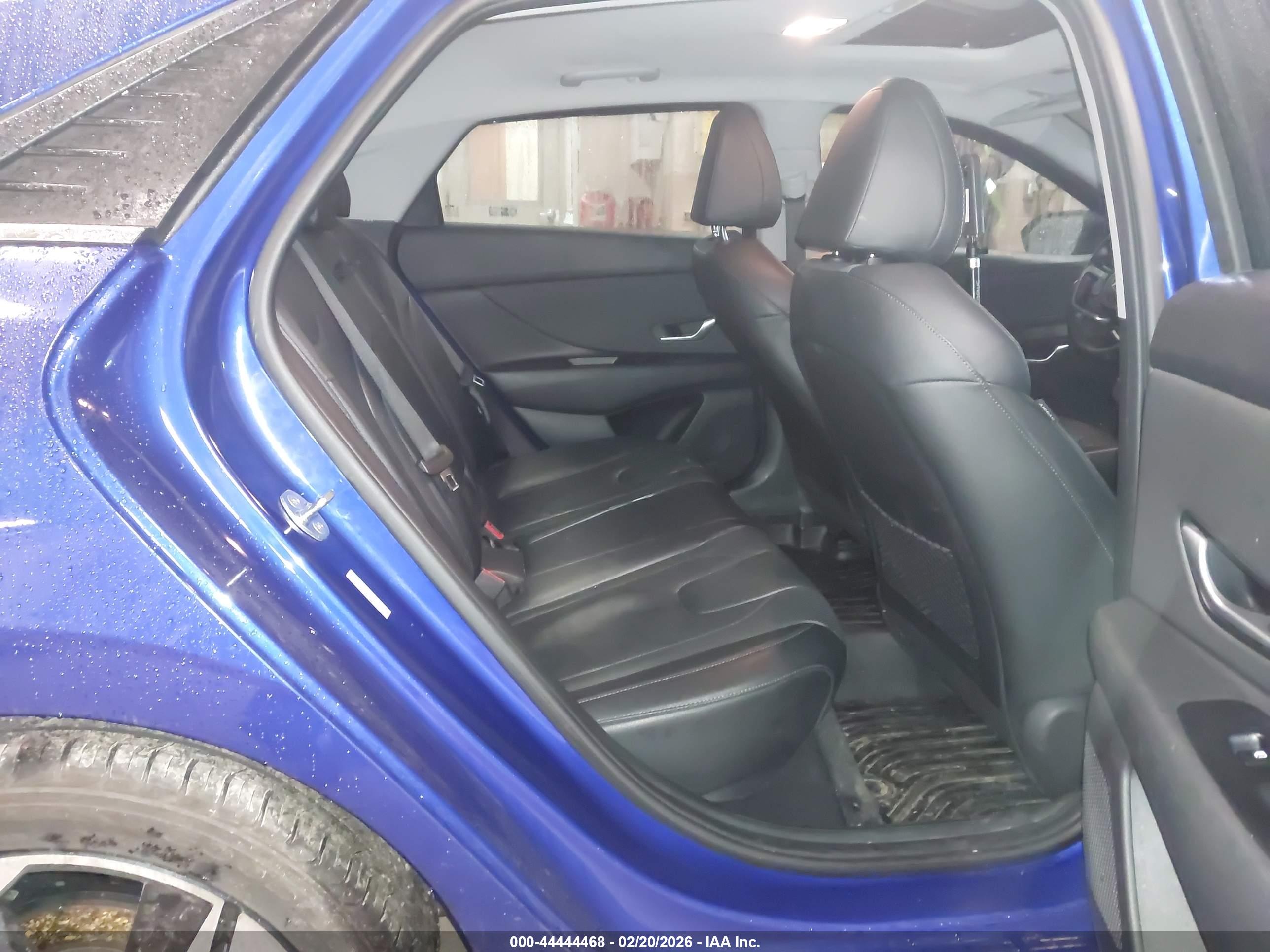 HYUNDAI ELANTRA image 8
