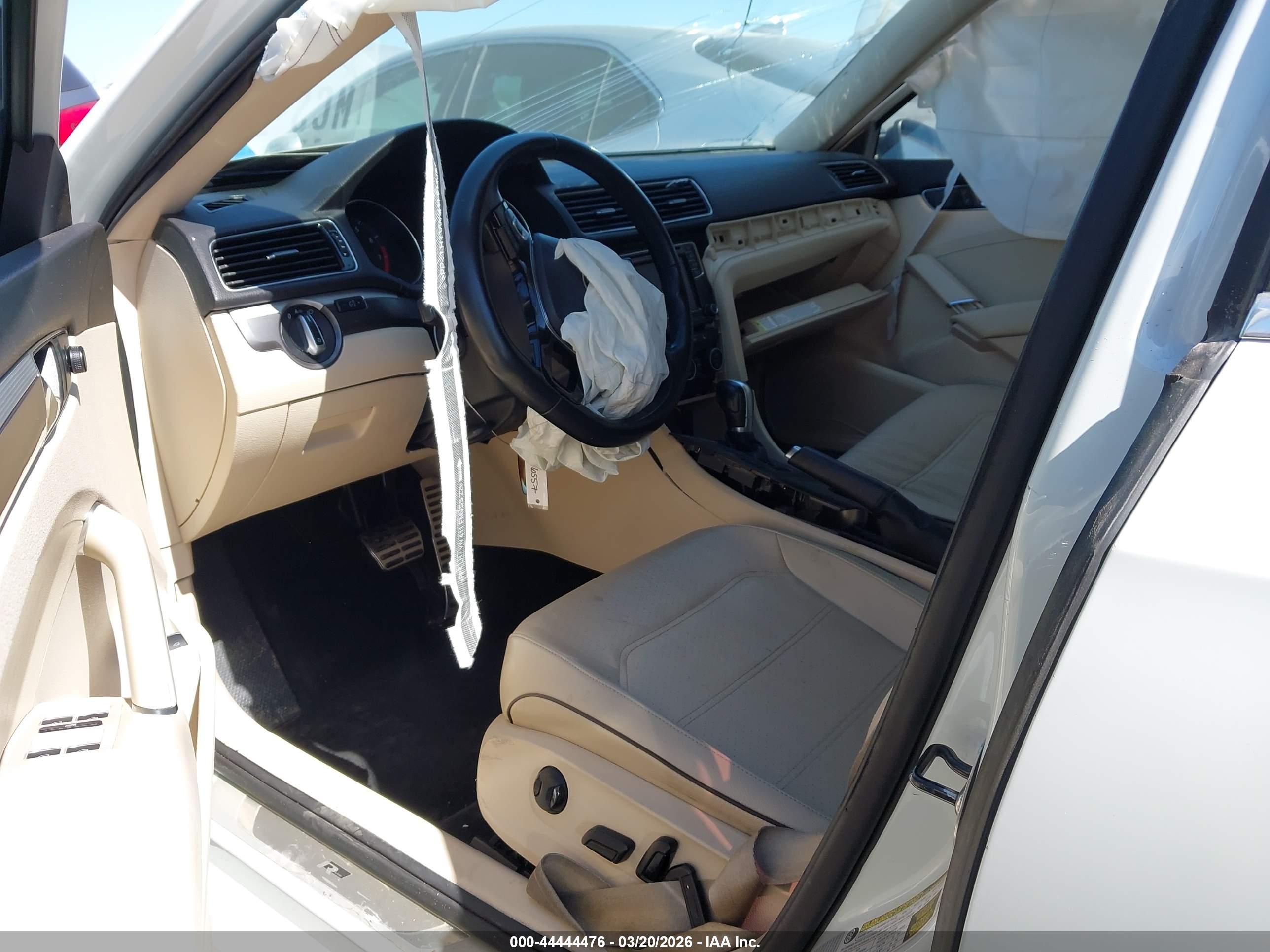 VOLKSWAGEN PASSAT image 5