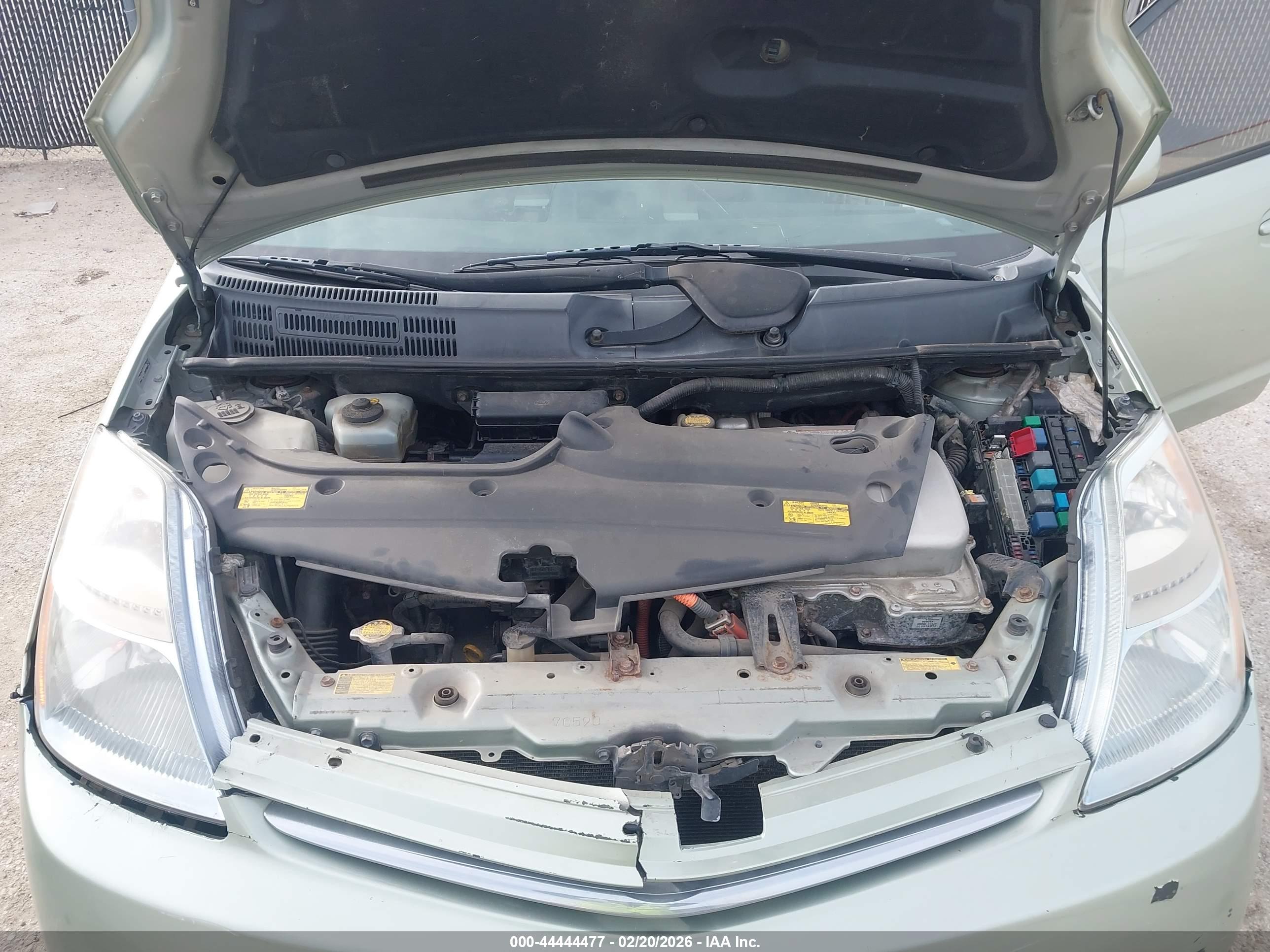 TOYOTA PRIUS image 10