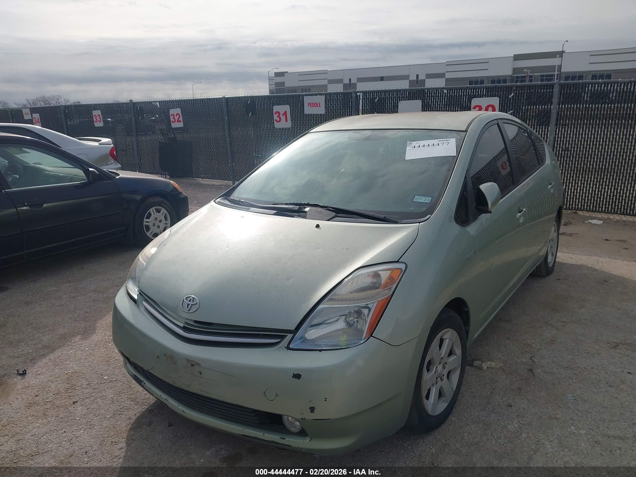 TOYOTA PRIUS image 2