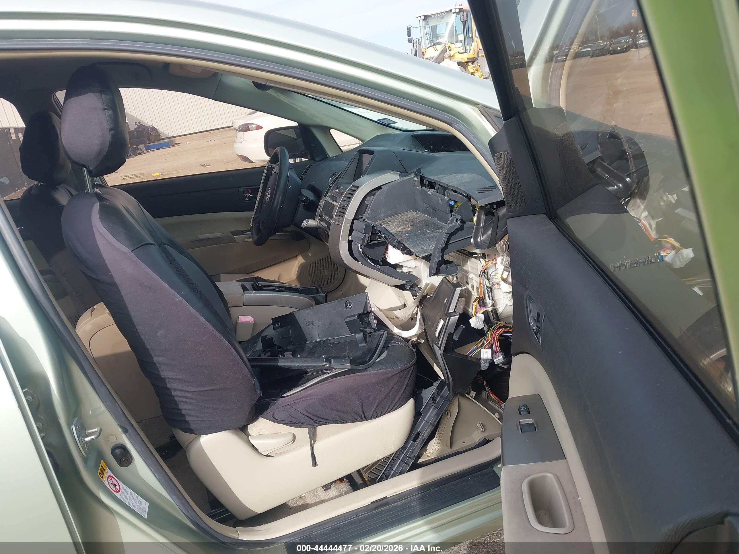 TOYOTA PRIUS image 5