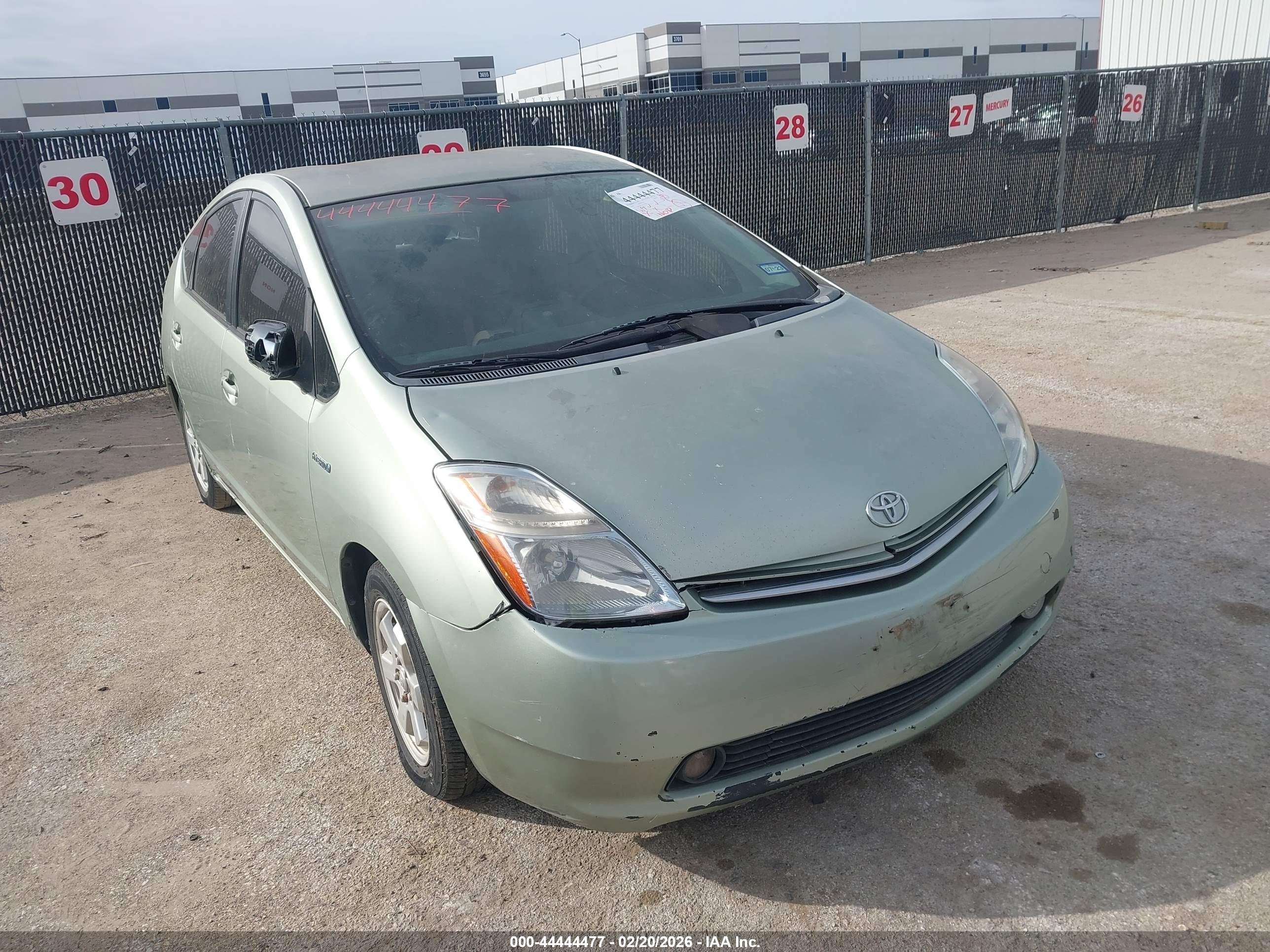 TOYOTA PRIUS image 6
