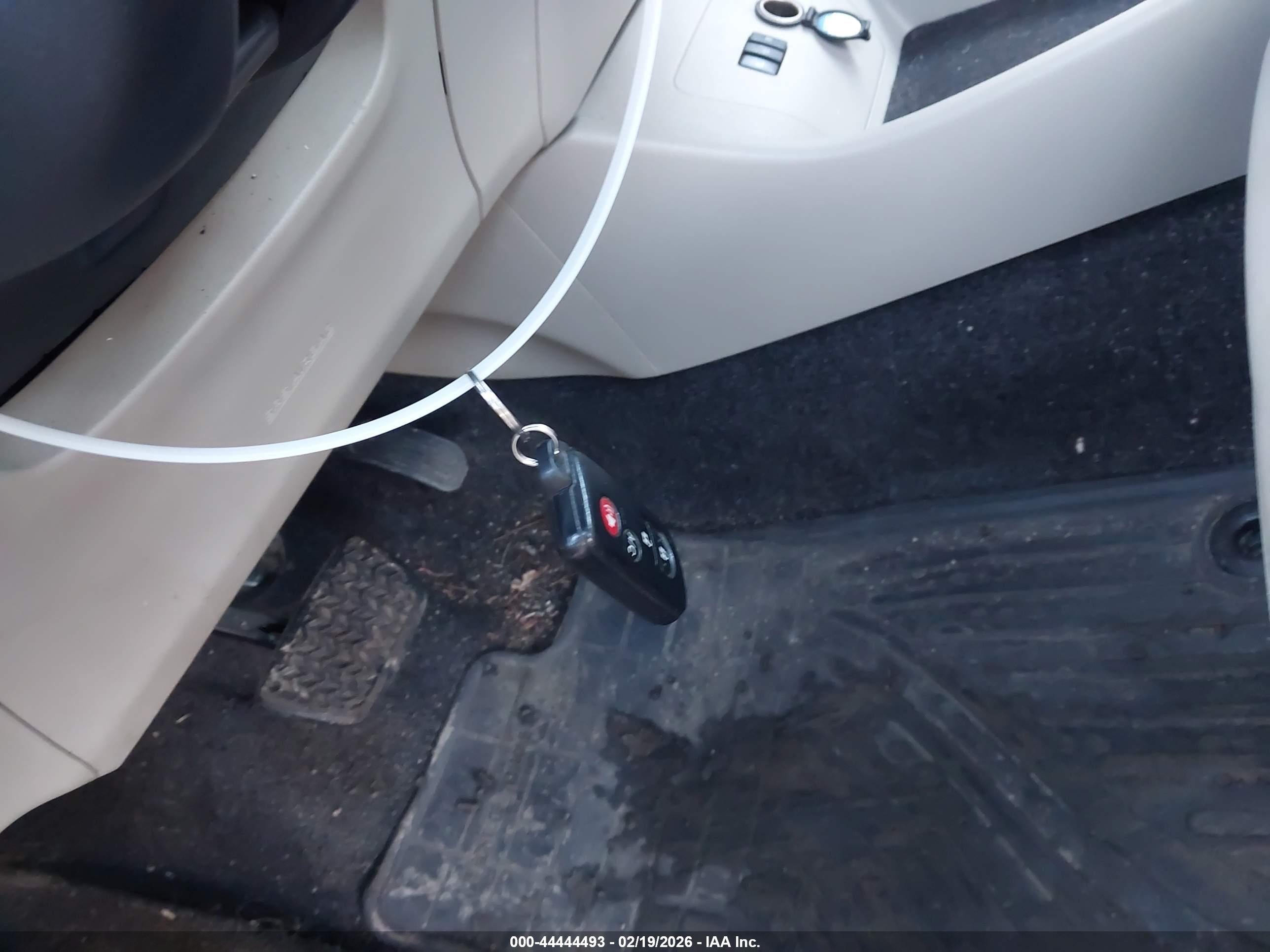 TOYOTA PRIUS image 11