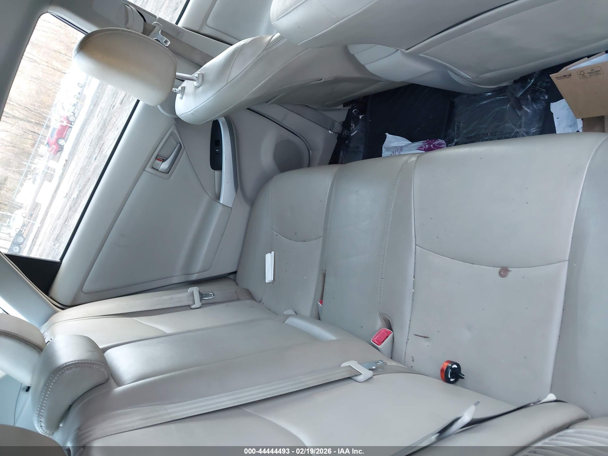 TOYOTA PRIUS image 8