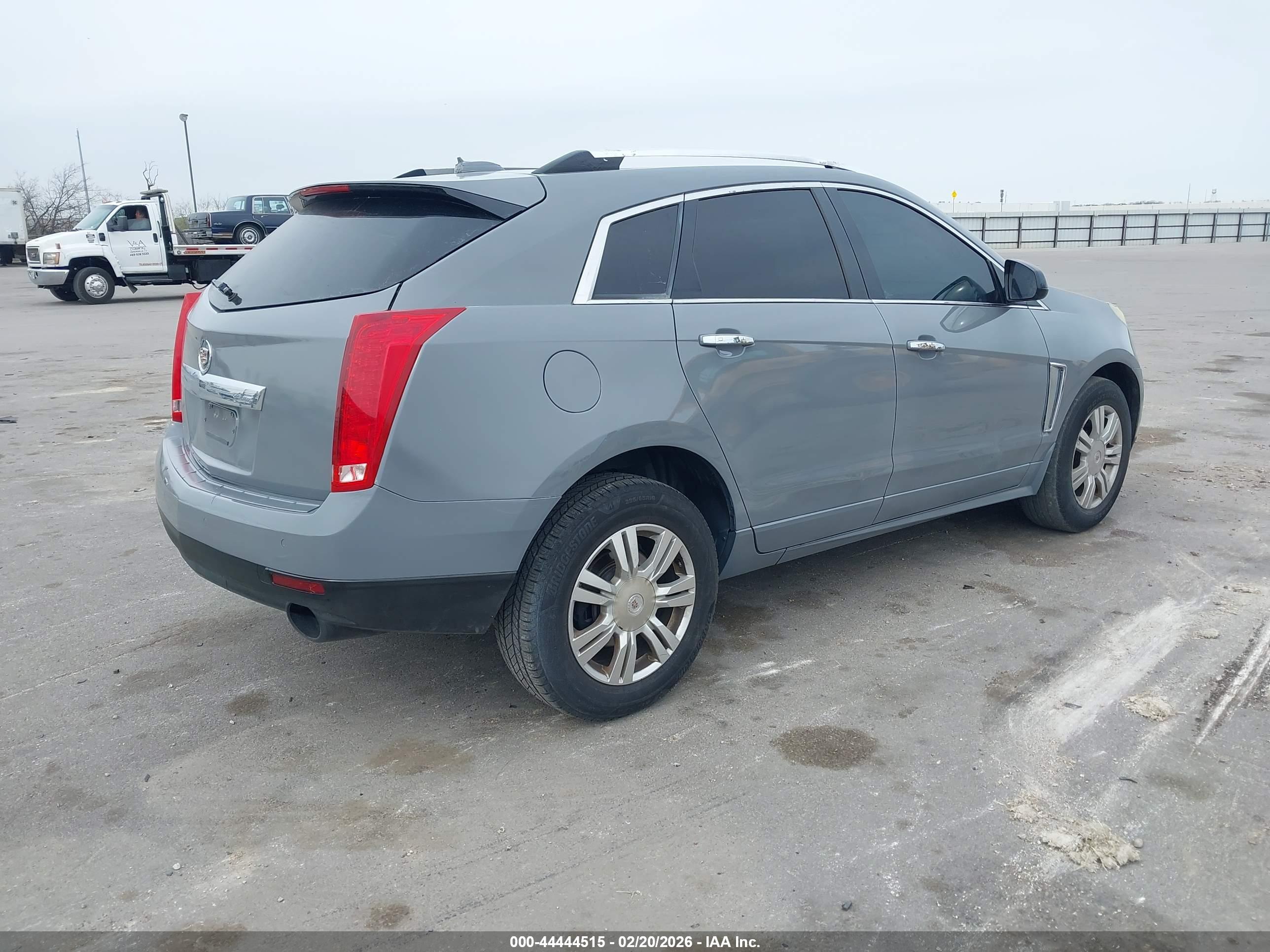 CADILLAC SRX image 4