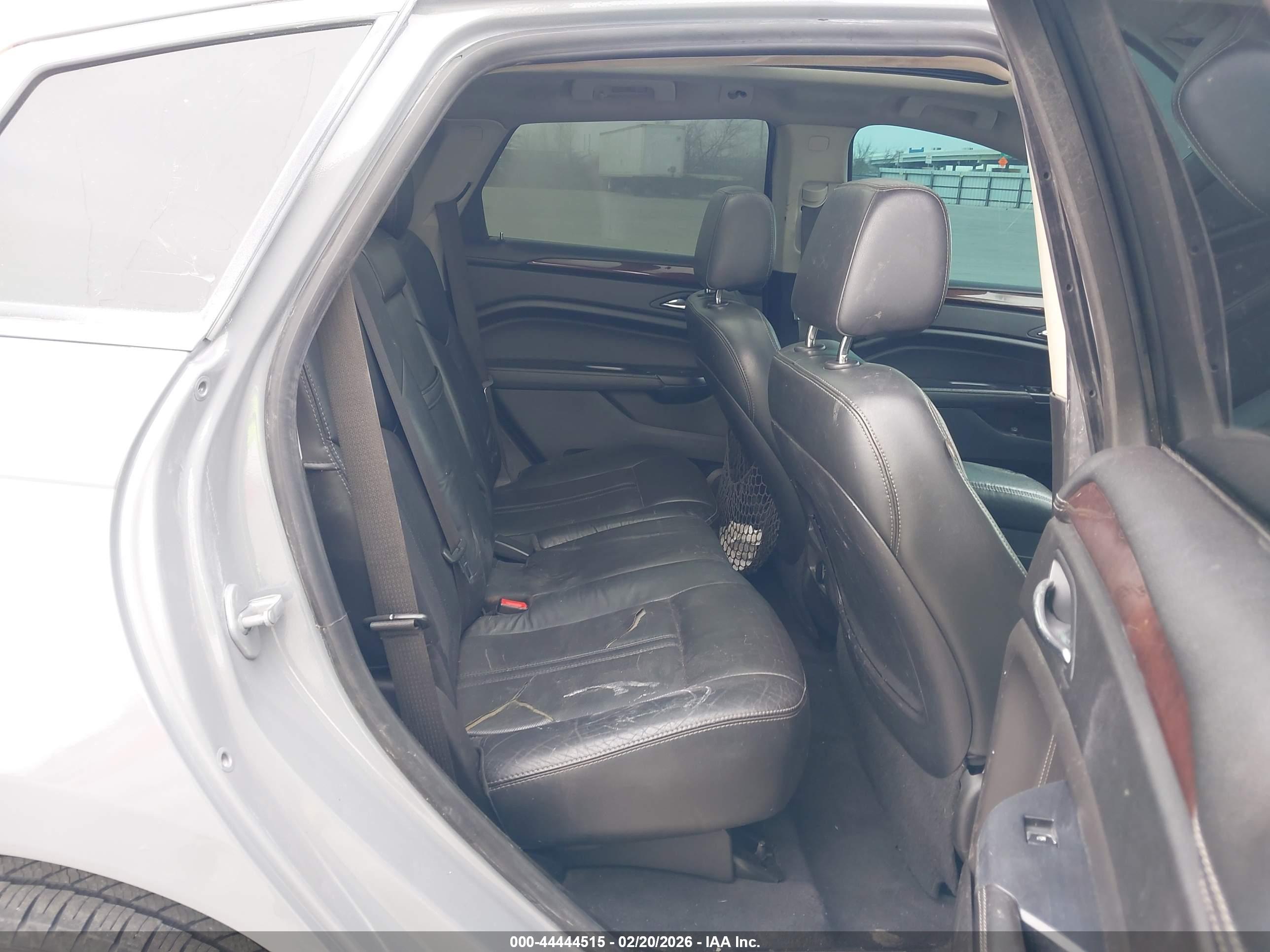 CADILLAC SRX image 8