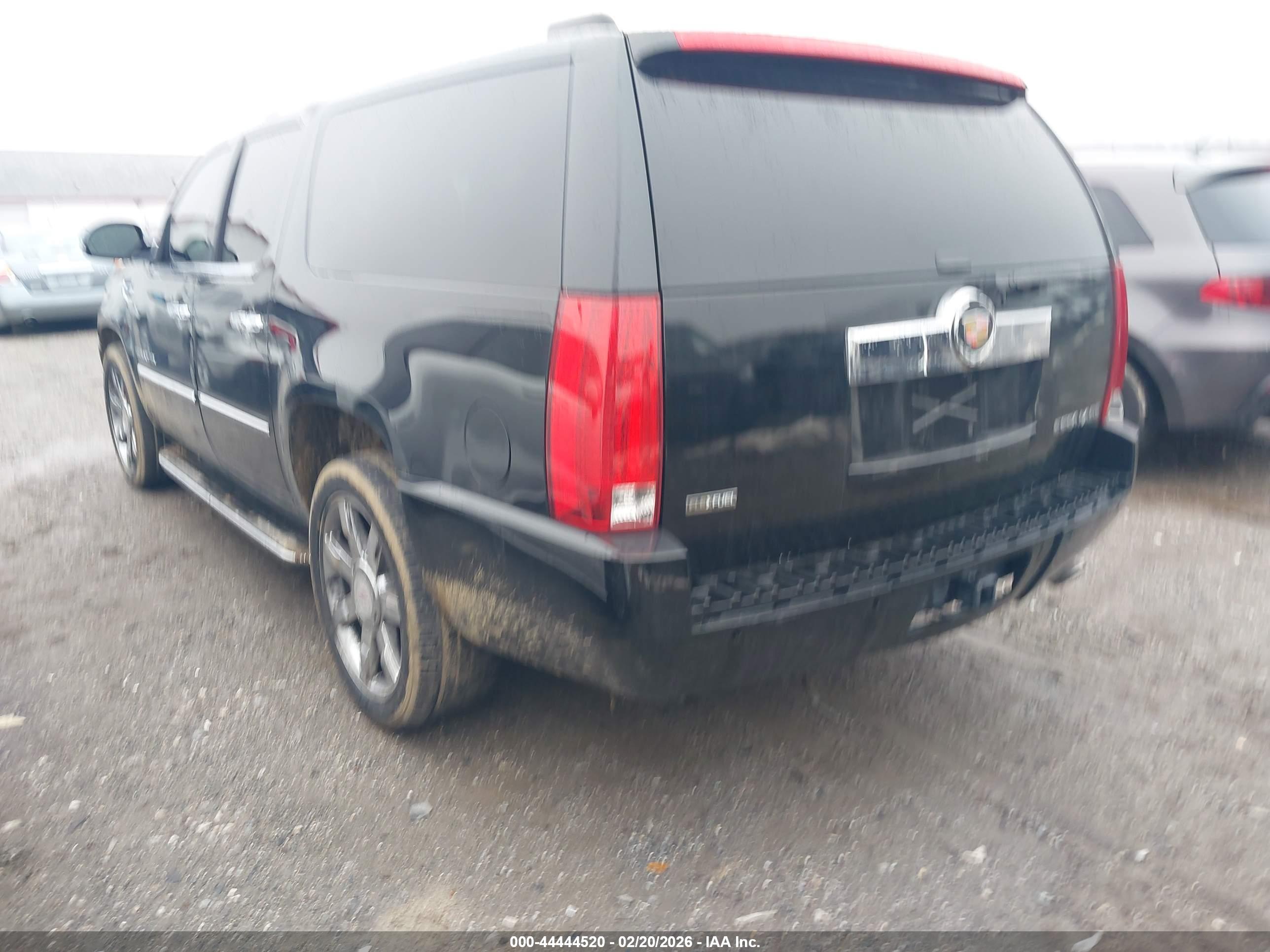CADILLAC ESCALADE image 3