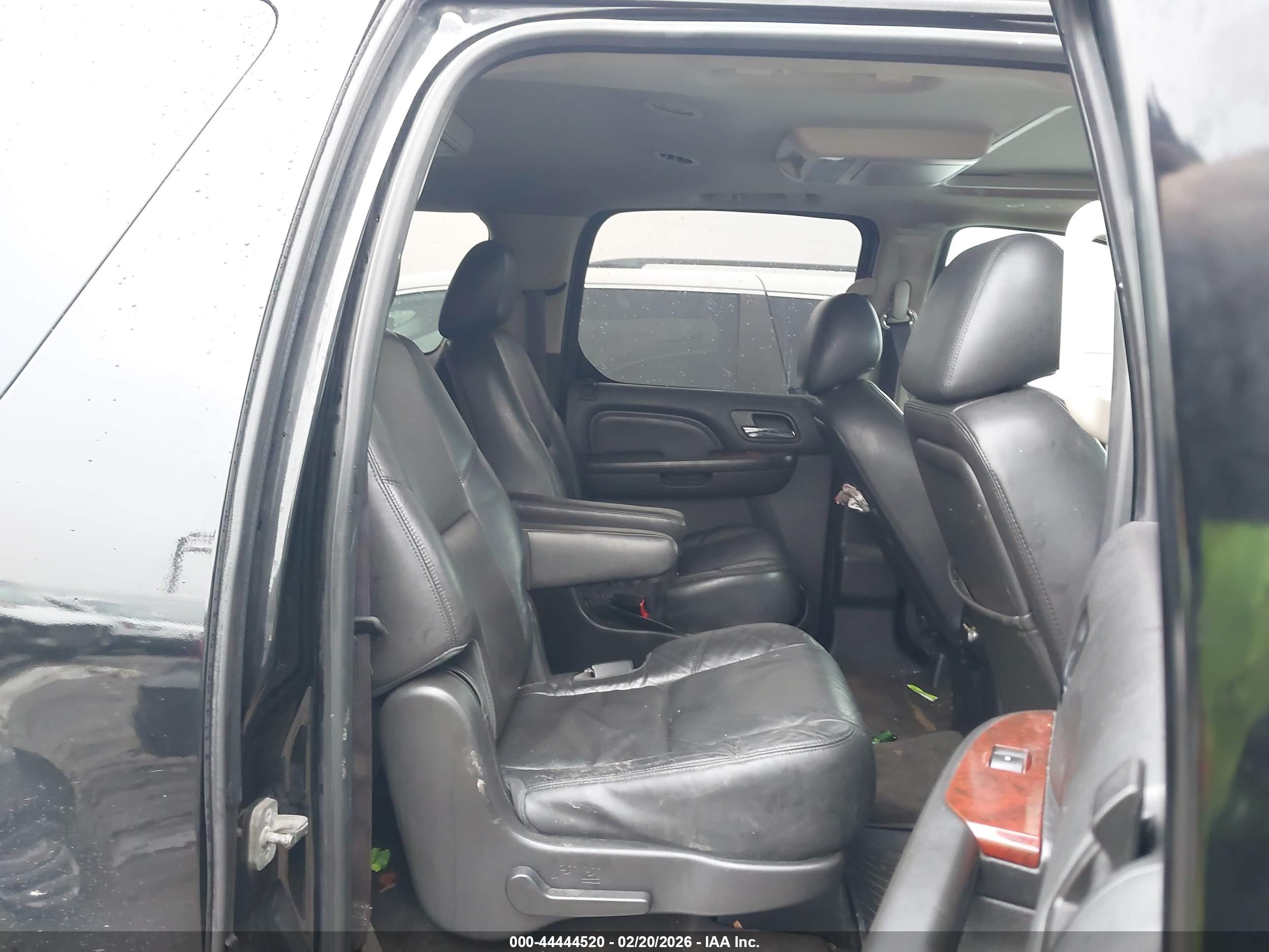 CADILLAC ESCALADE image 8