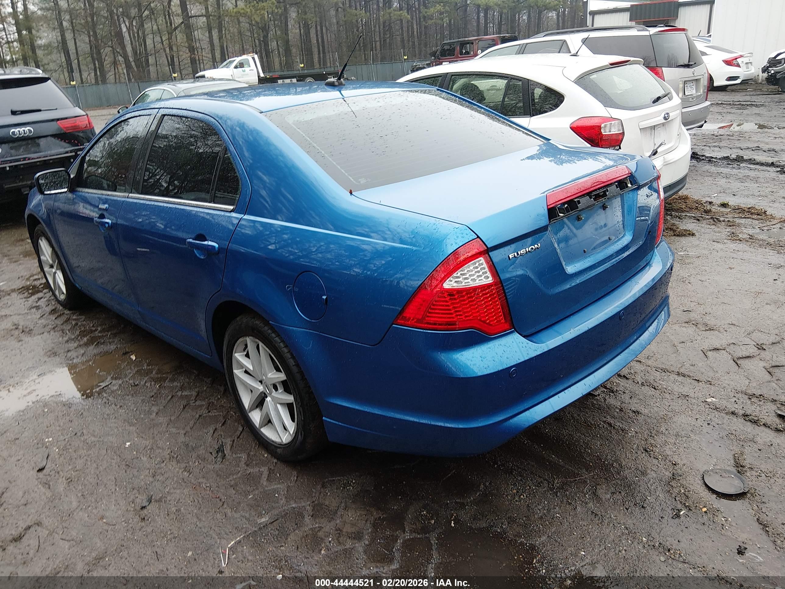 FORD FUSION image 3
