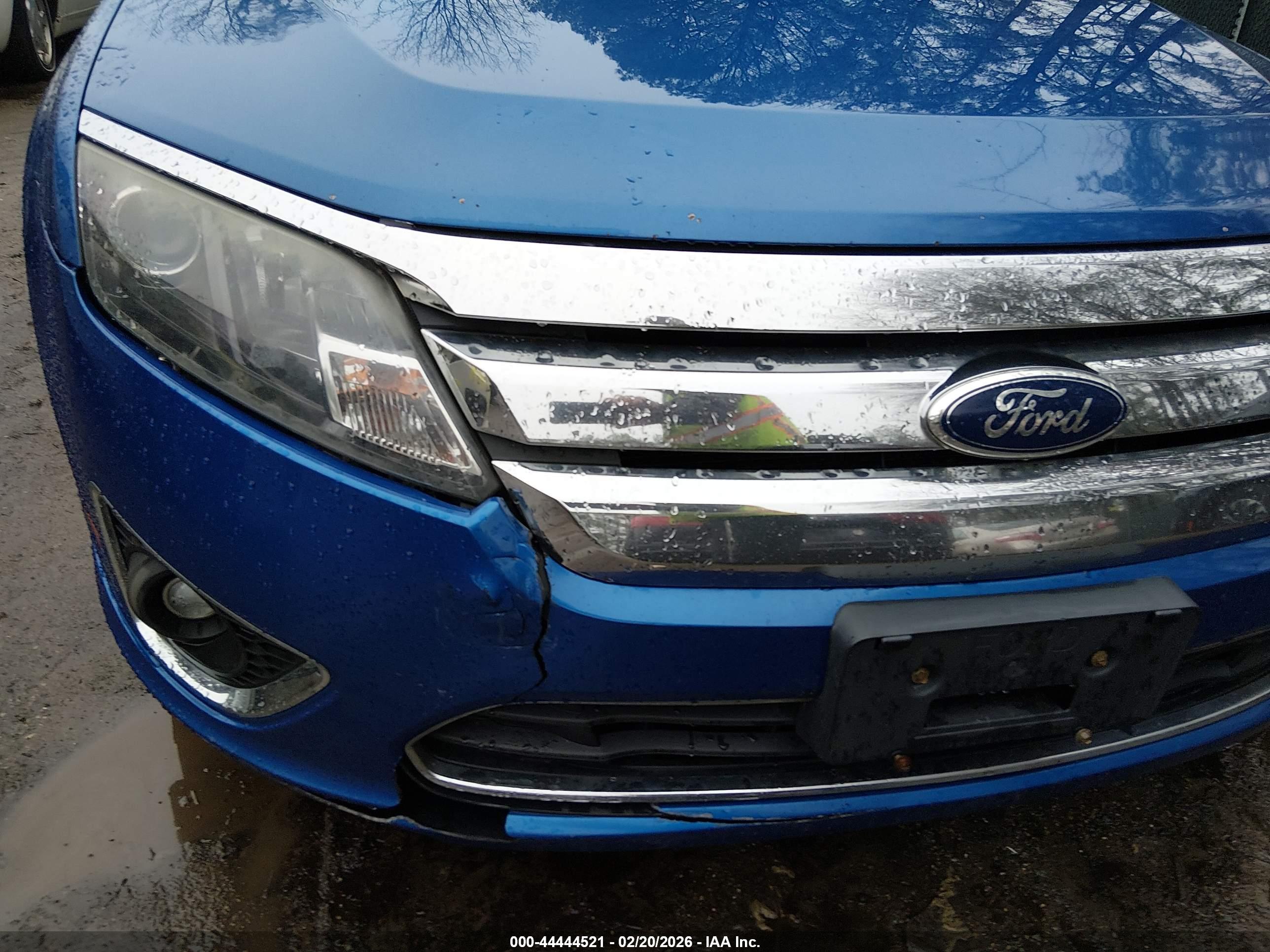FORD FUSION image 6