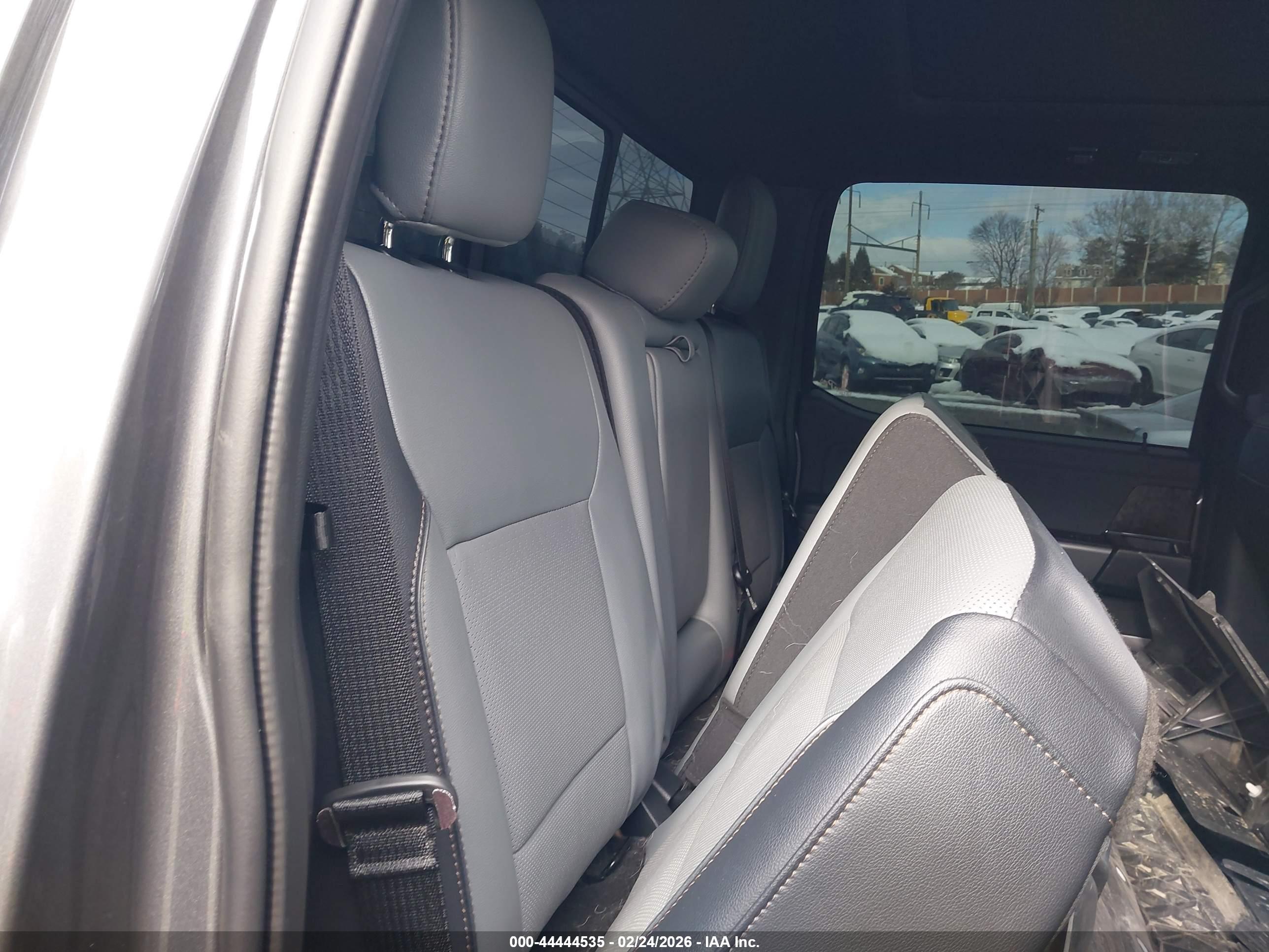 FORD F-150 image 8