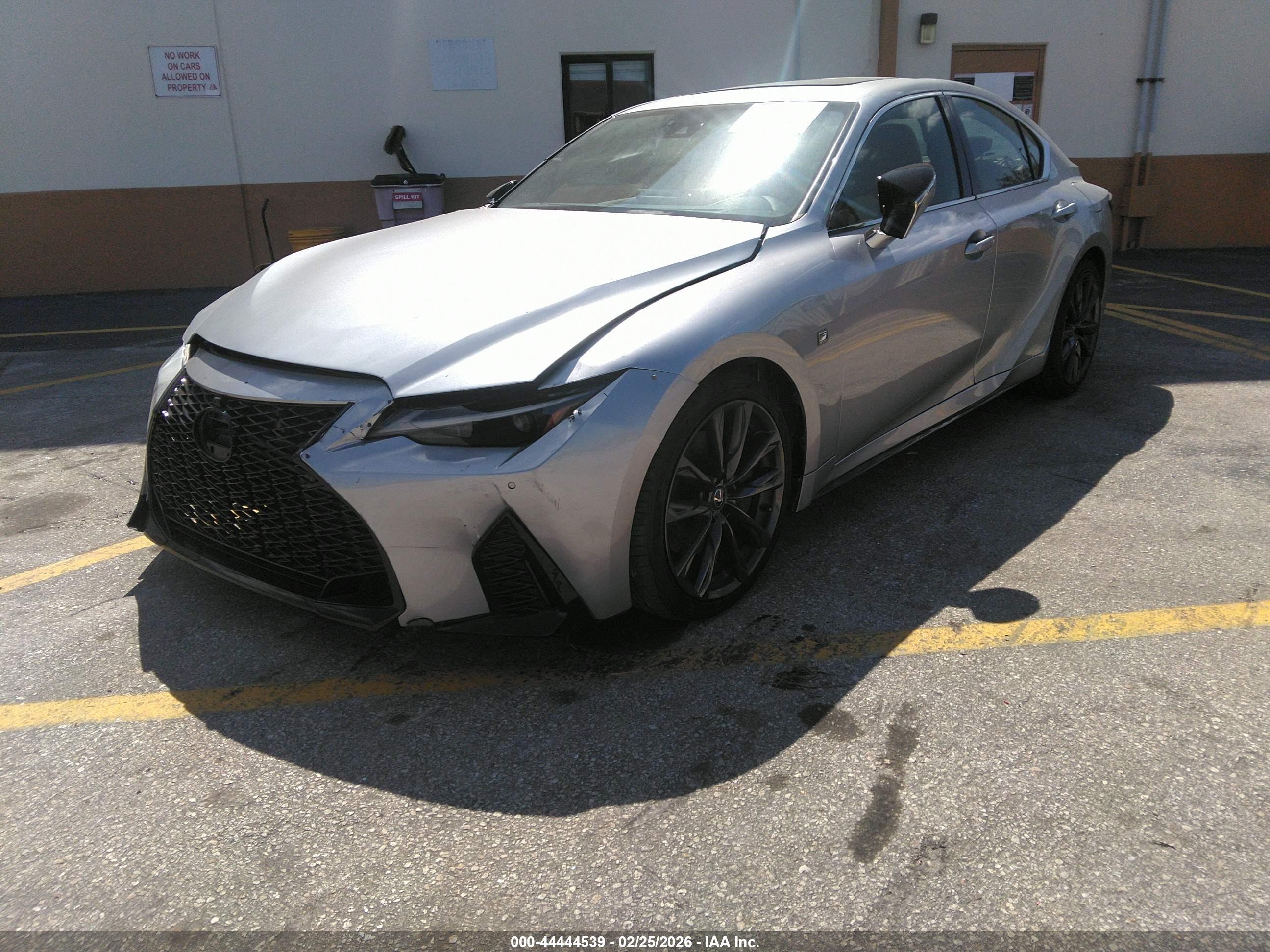 LEXUS IS image 2