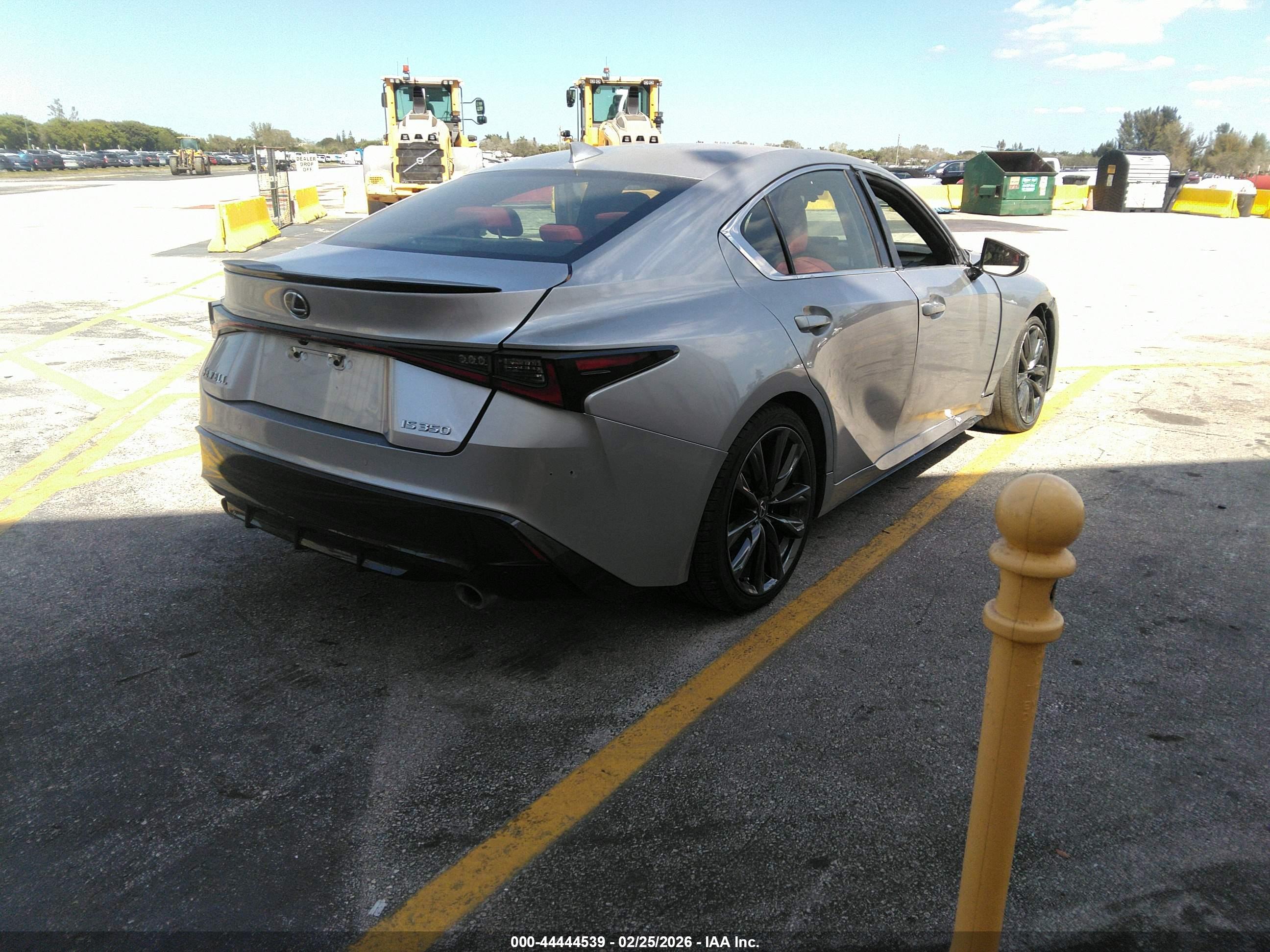 LEXUS IS image 4
