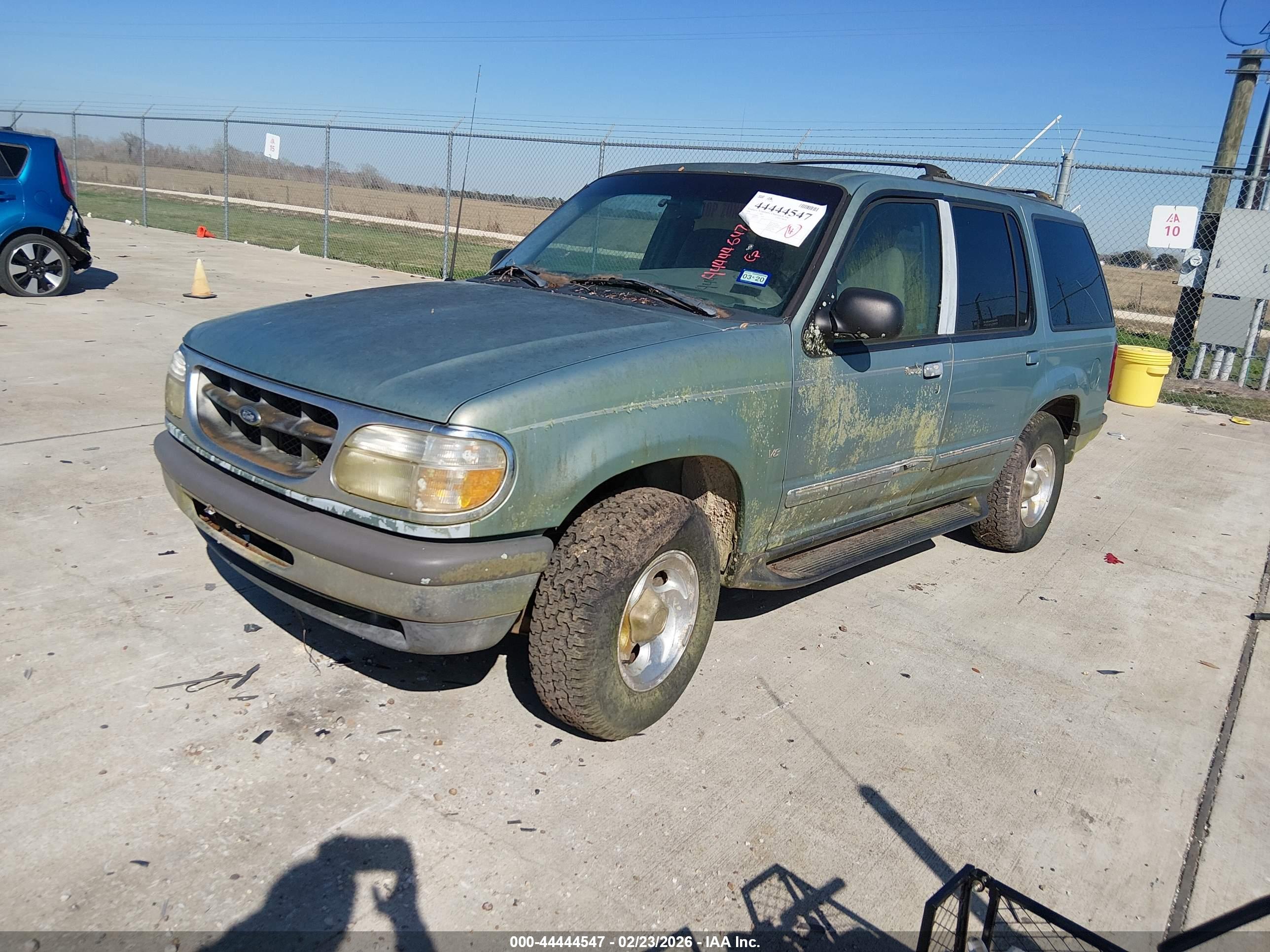 FORD EXPLORER image 2