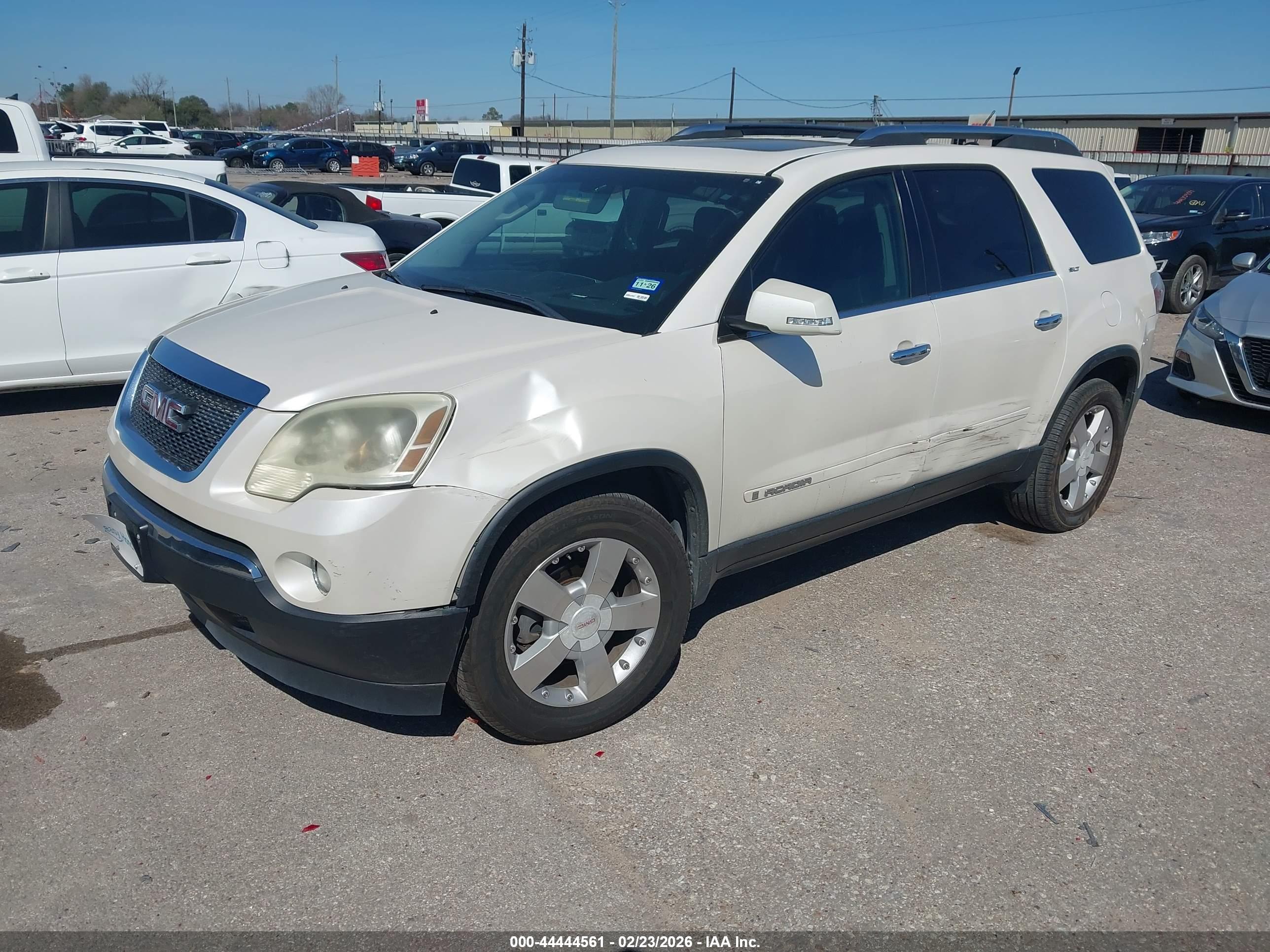 GMC ACADIA image 2