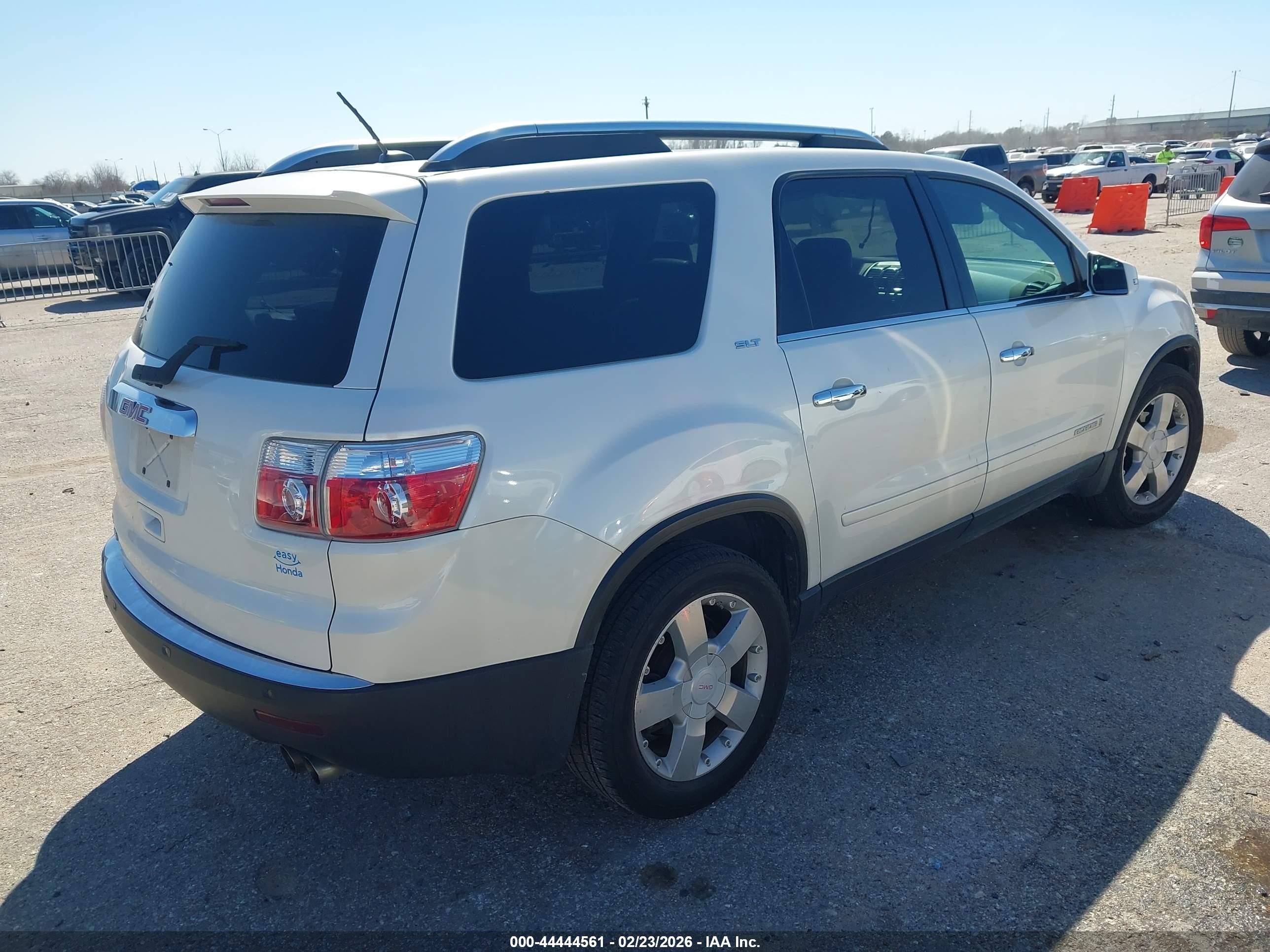 GMC ACADIA image 4