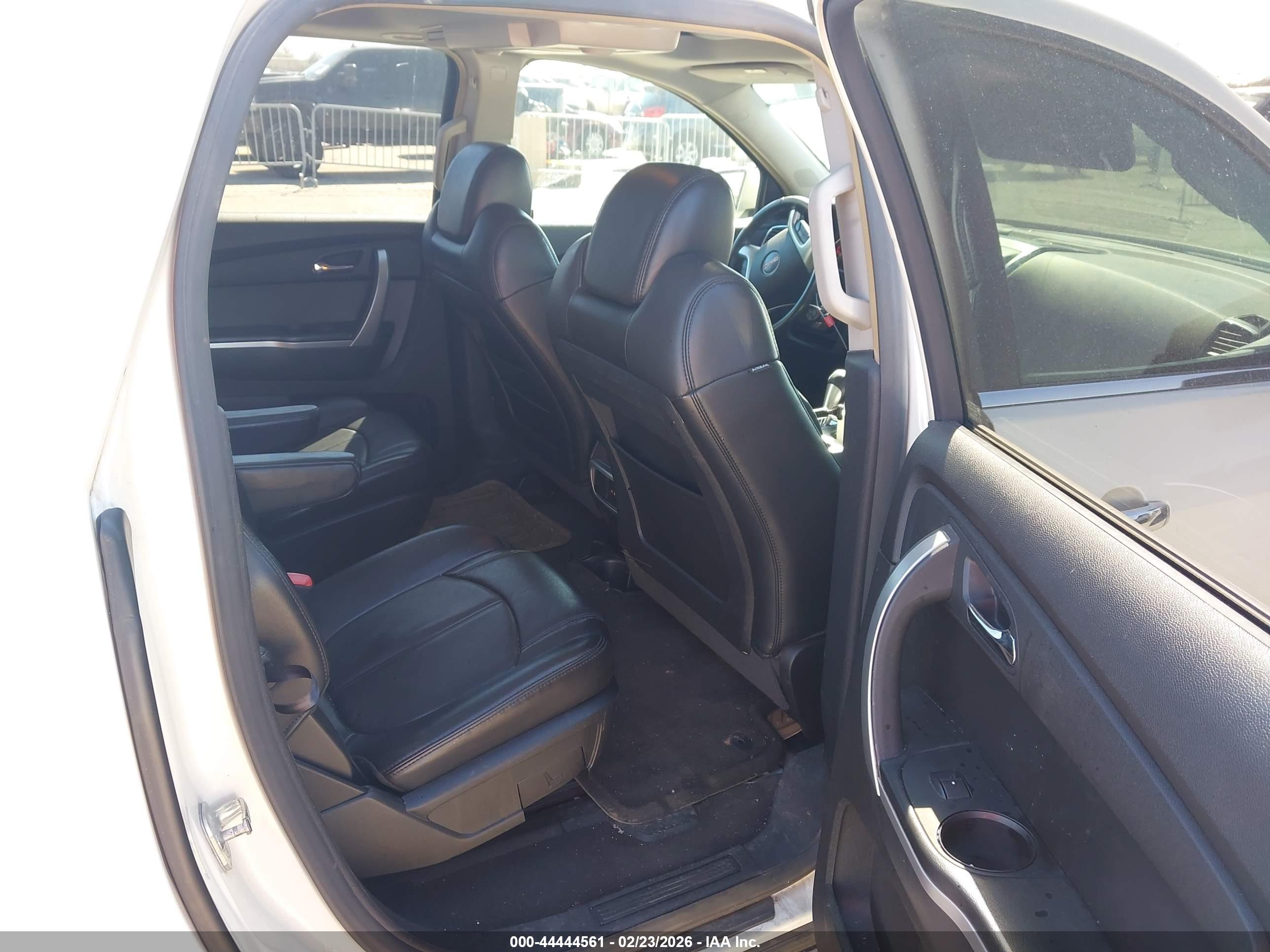 GMC ACADIA image 8
