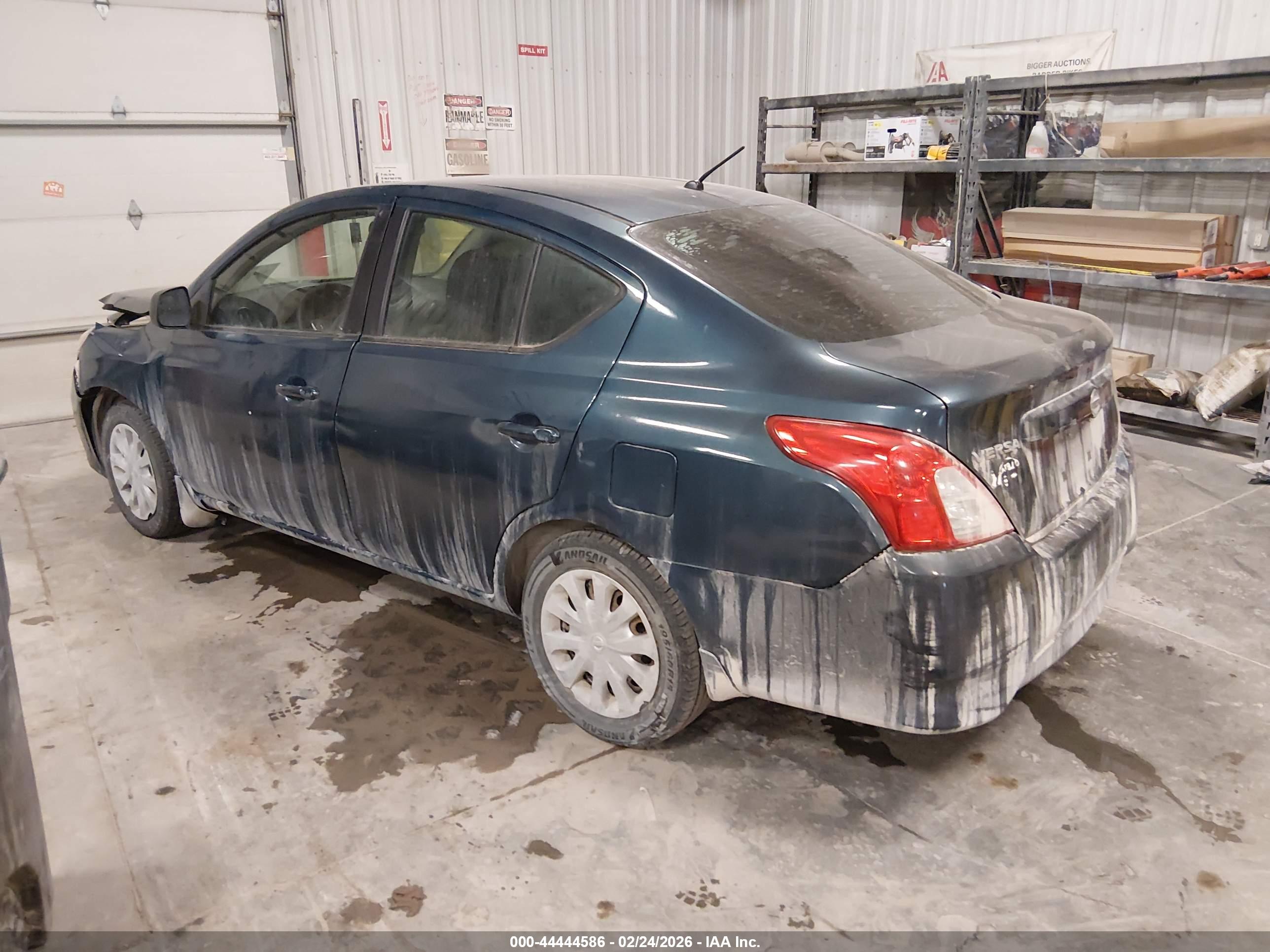 NISSAN VERSA image 3