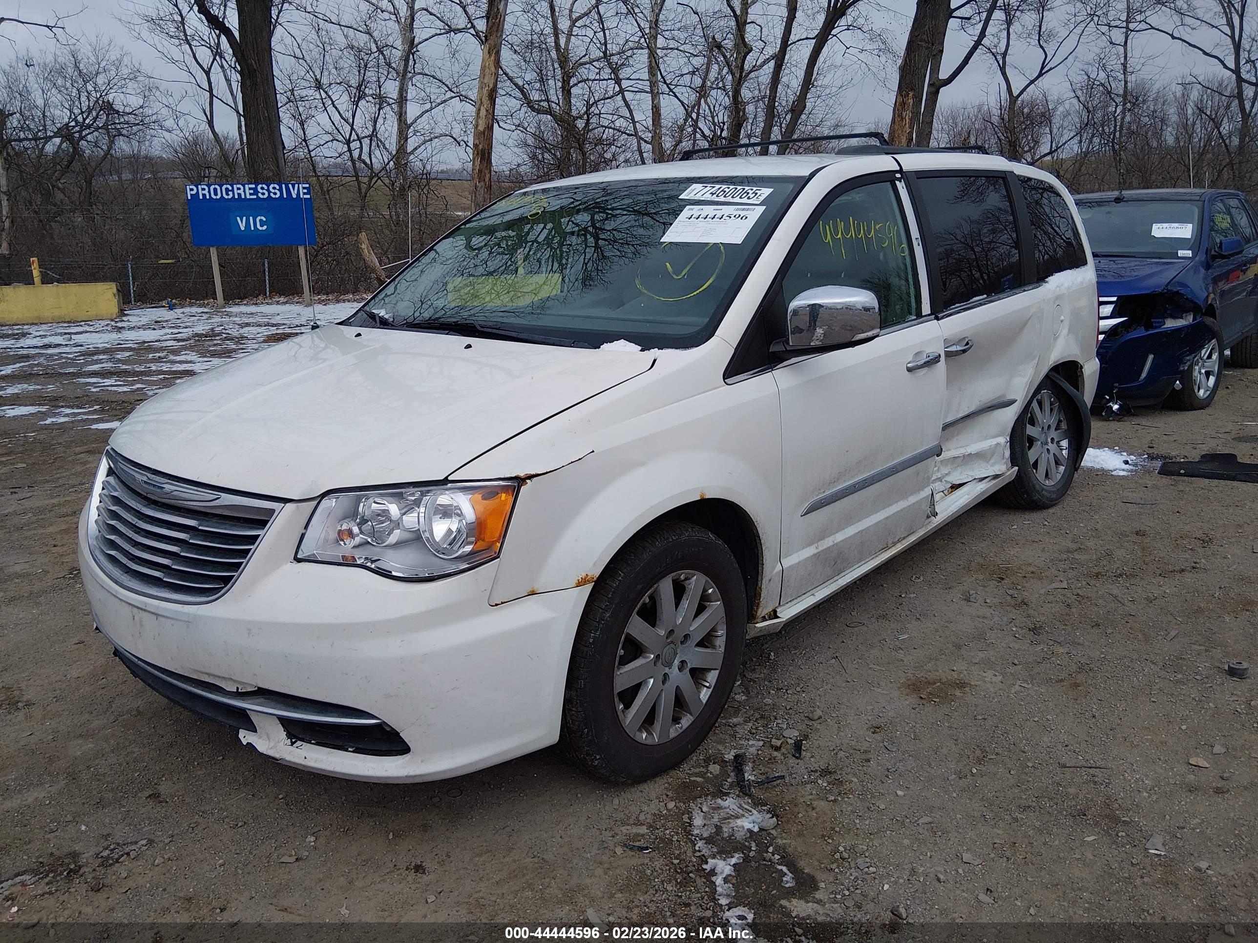 CHRYSLER TOWN image 2
