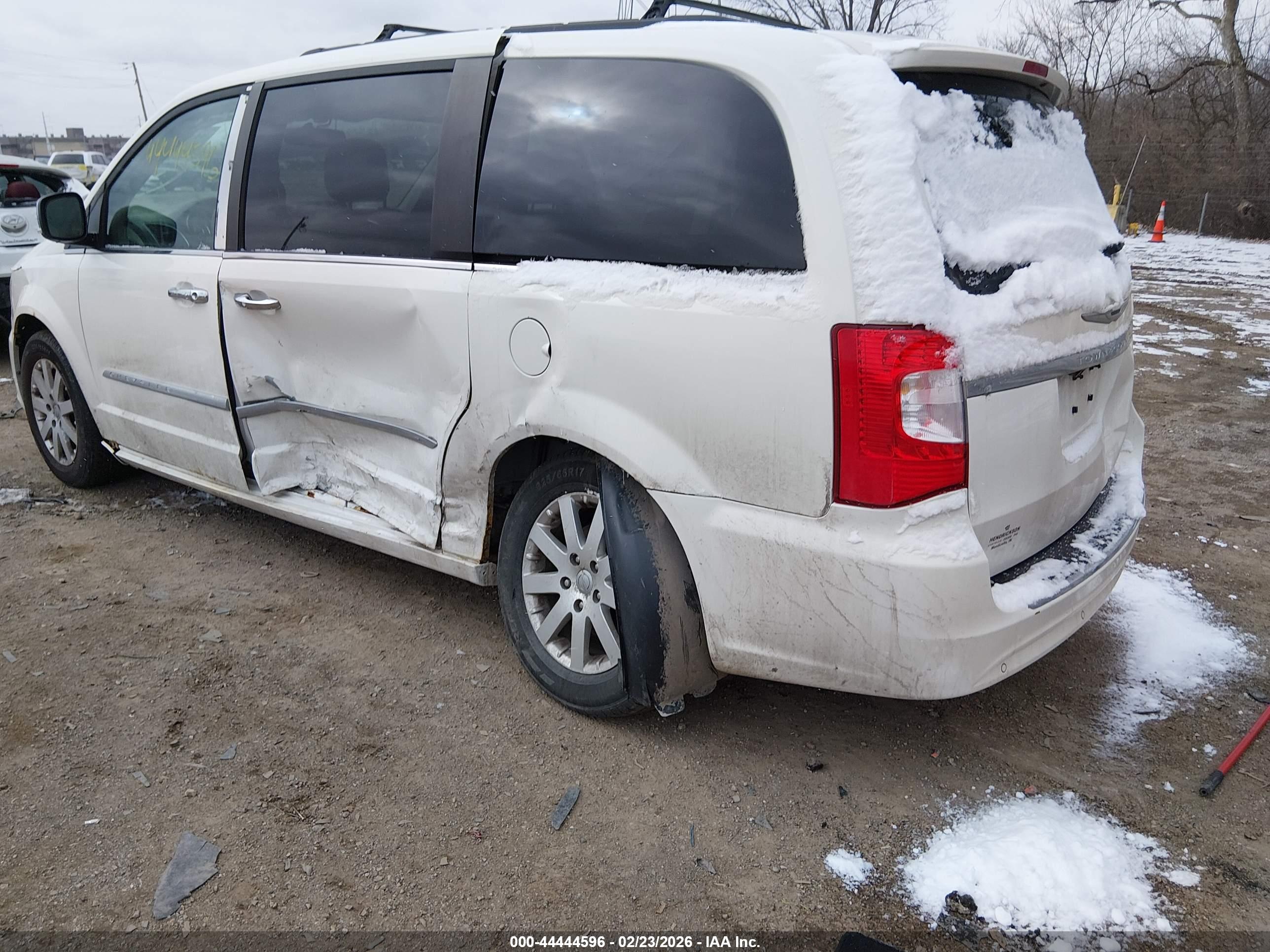 CHRYSLER TOWN image 3