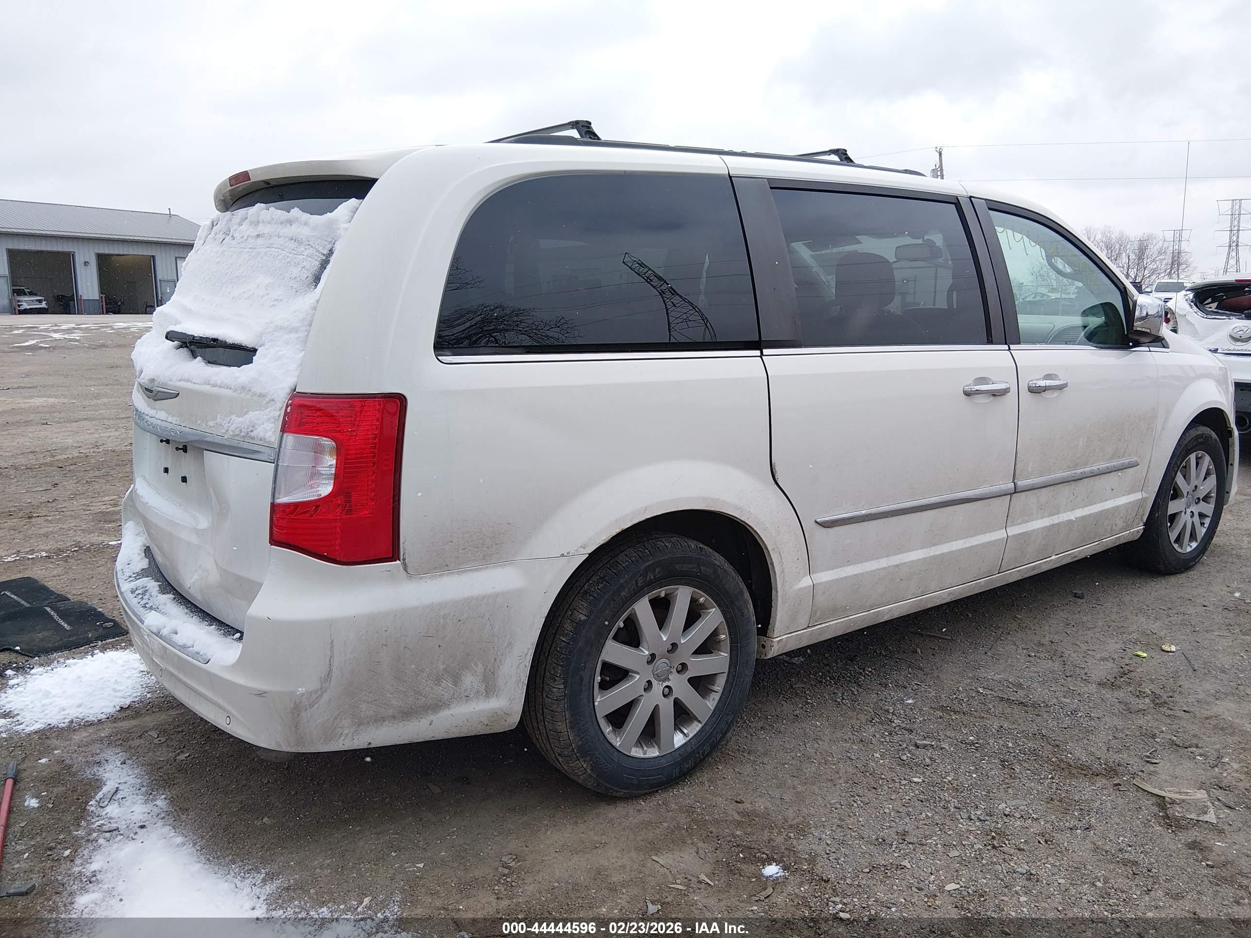 CHRYSLER TOWN image 4