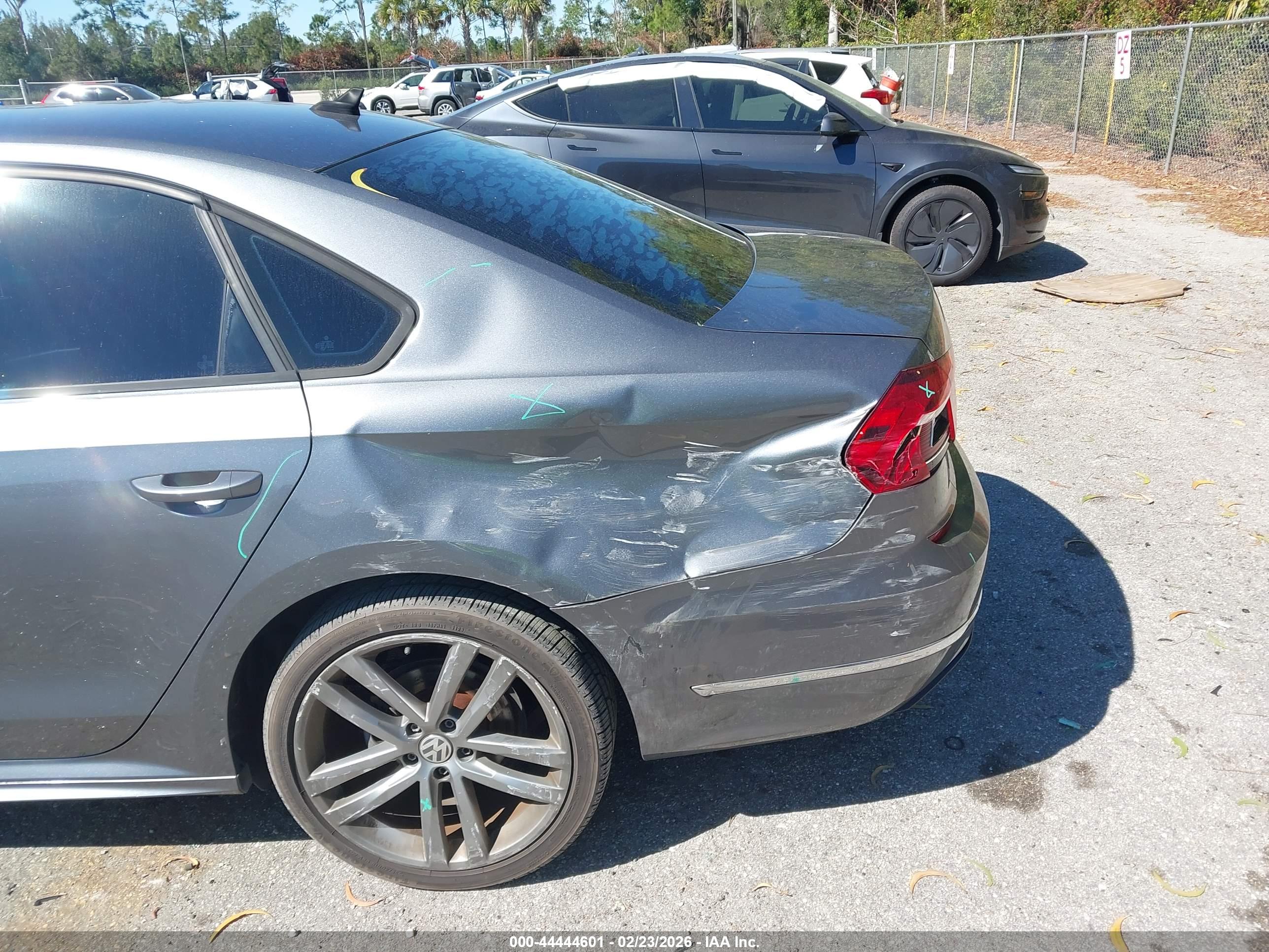 VOLKSWAGEN PASSAT image 6
