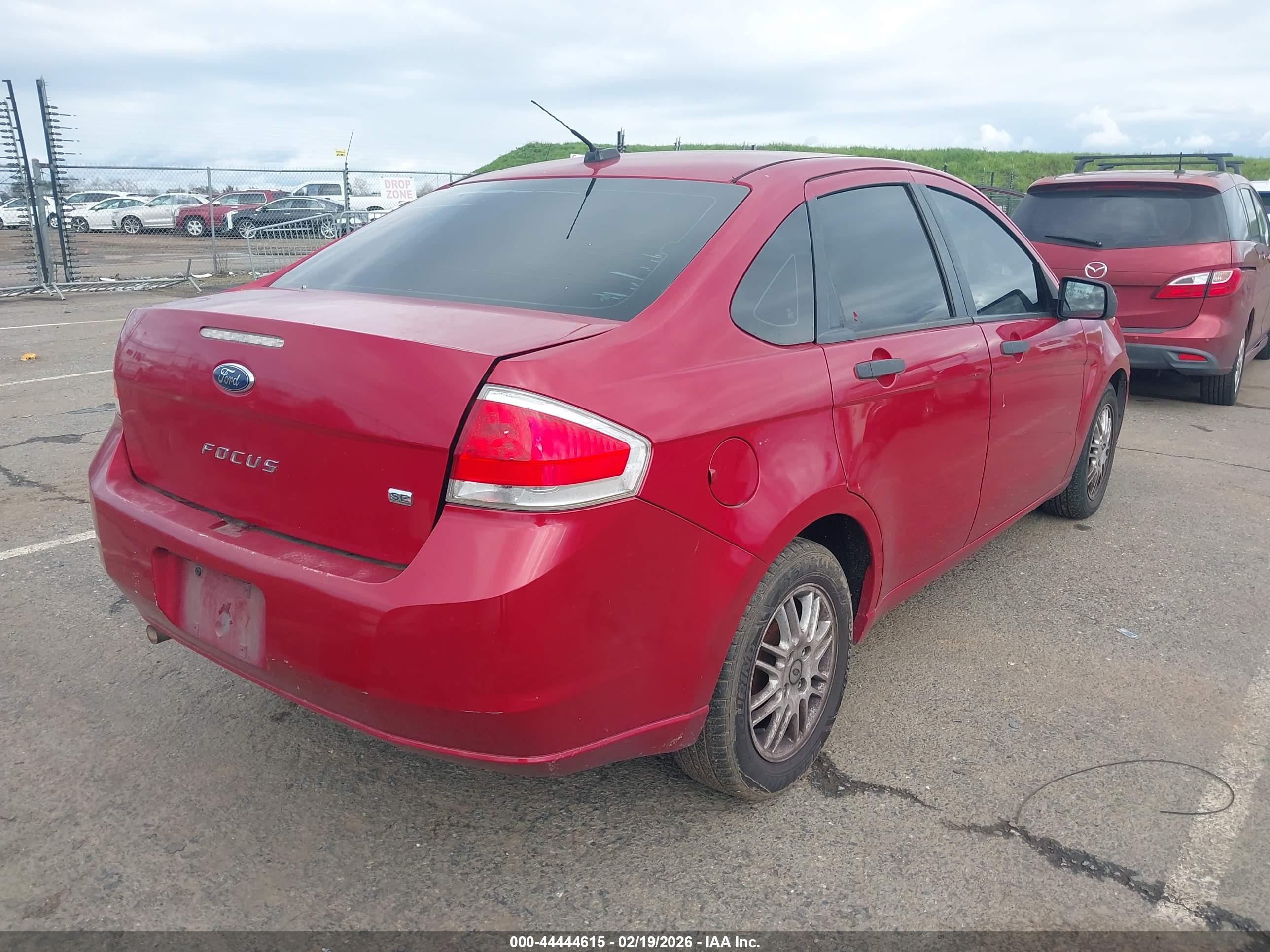 FORD FOCUS image 4