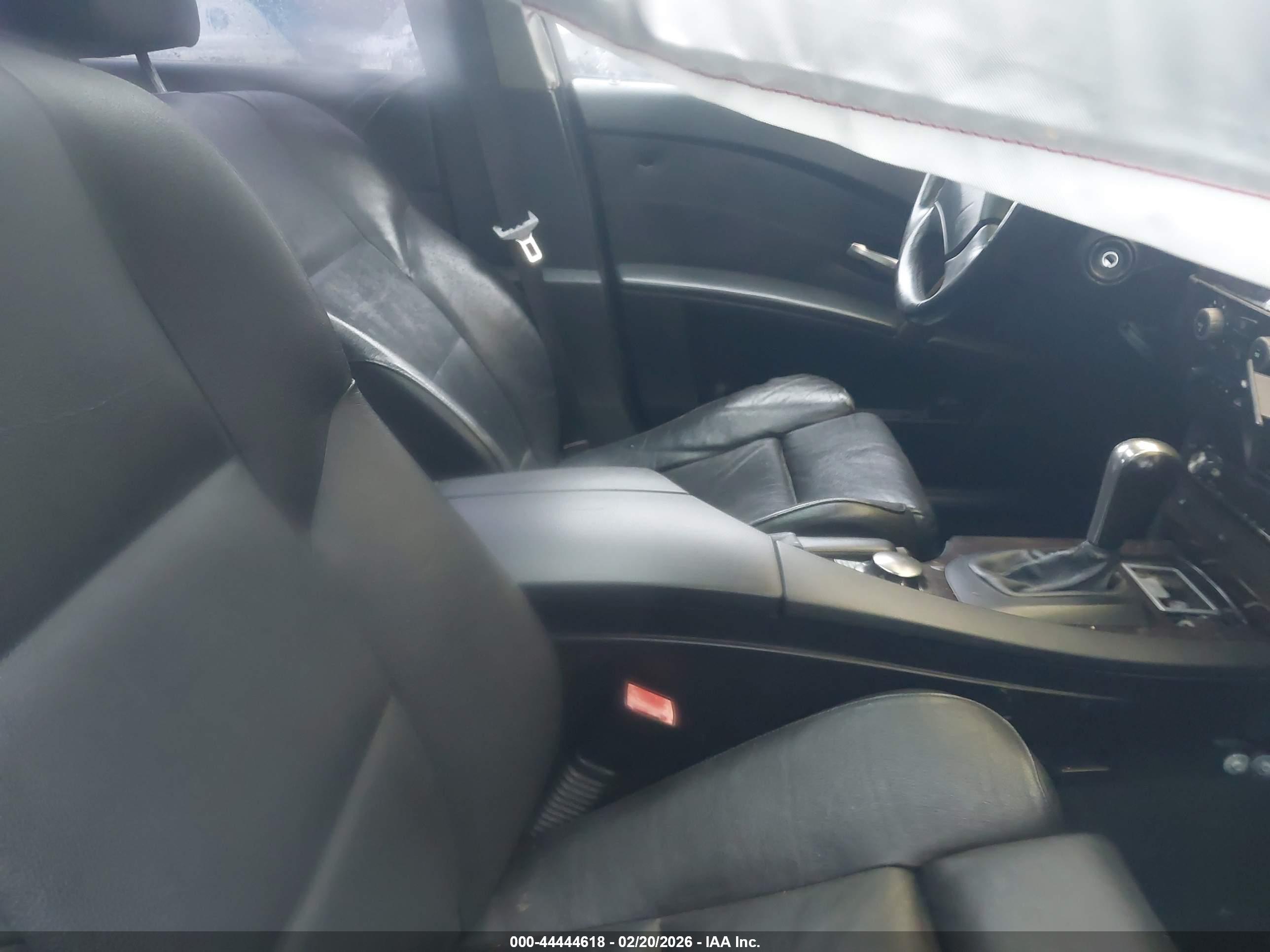 BMW 525I image 5