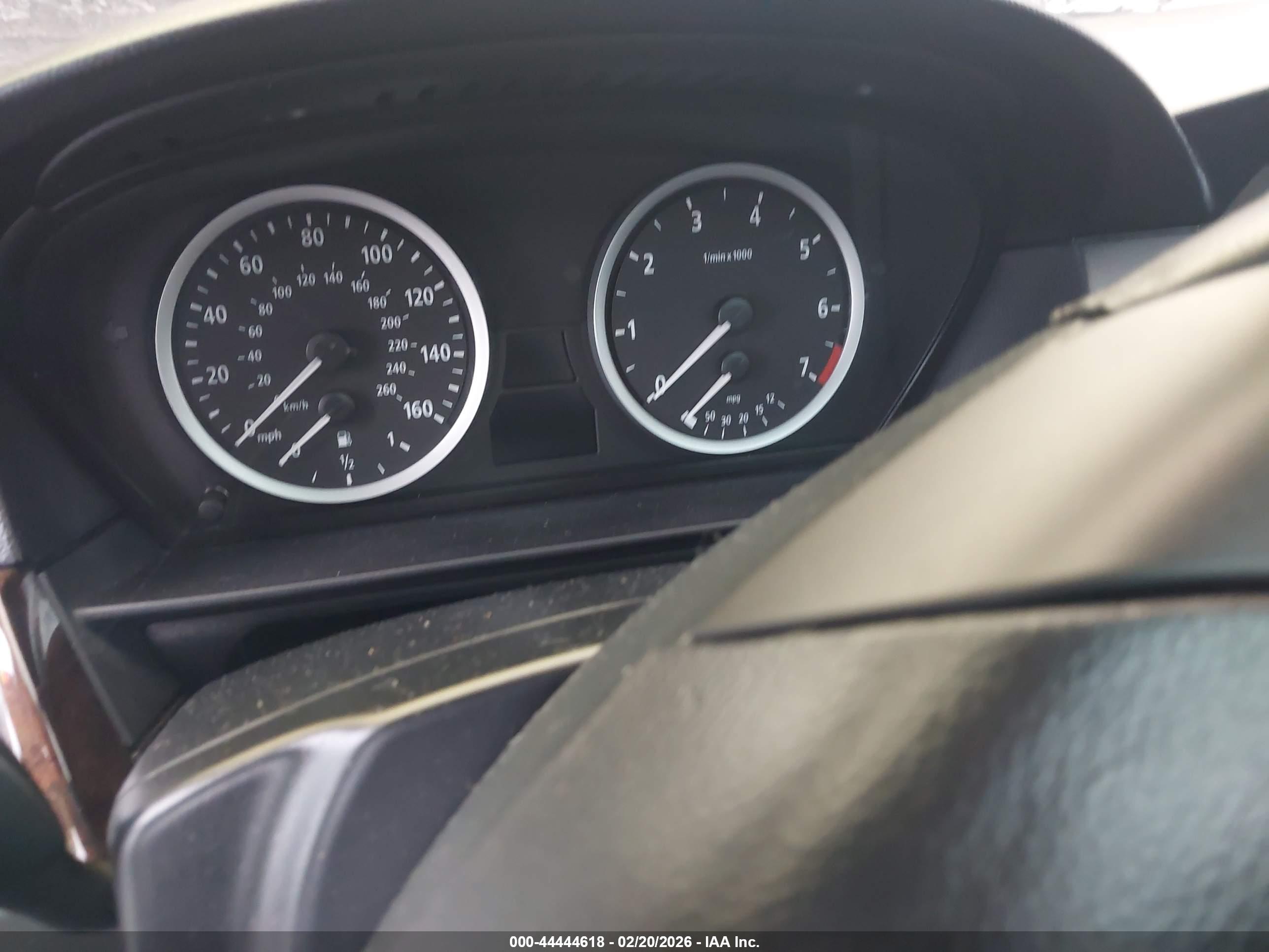 BMW 525I image 7