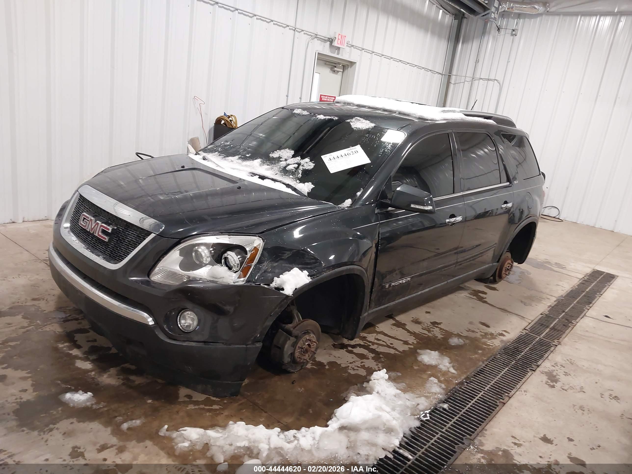 GMC ACADIA image 2