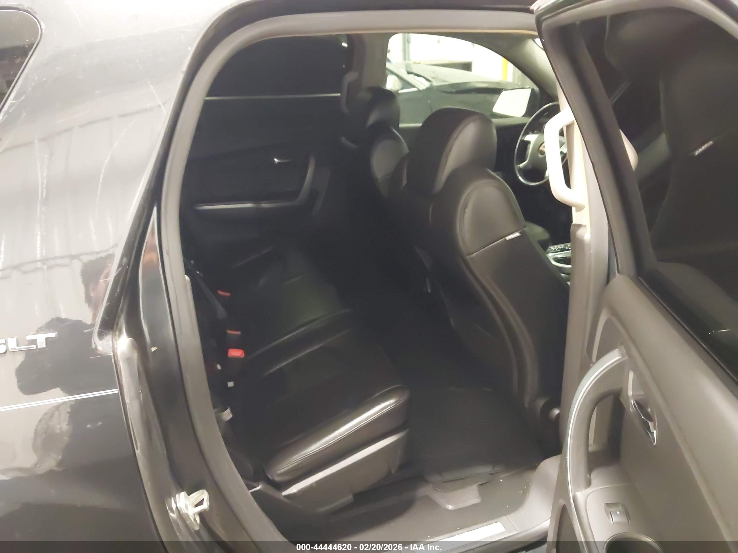 GMC ACADIA image 8