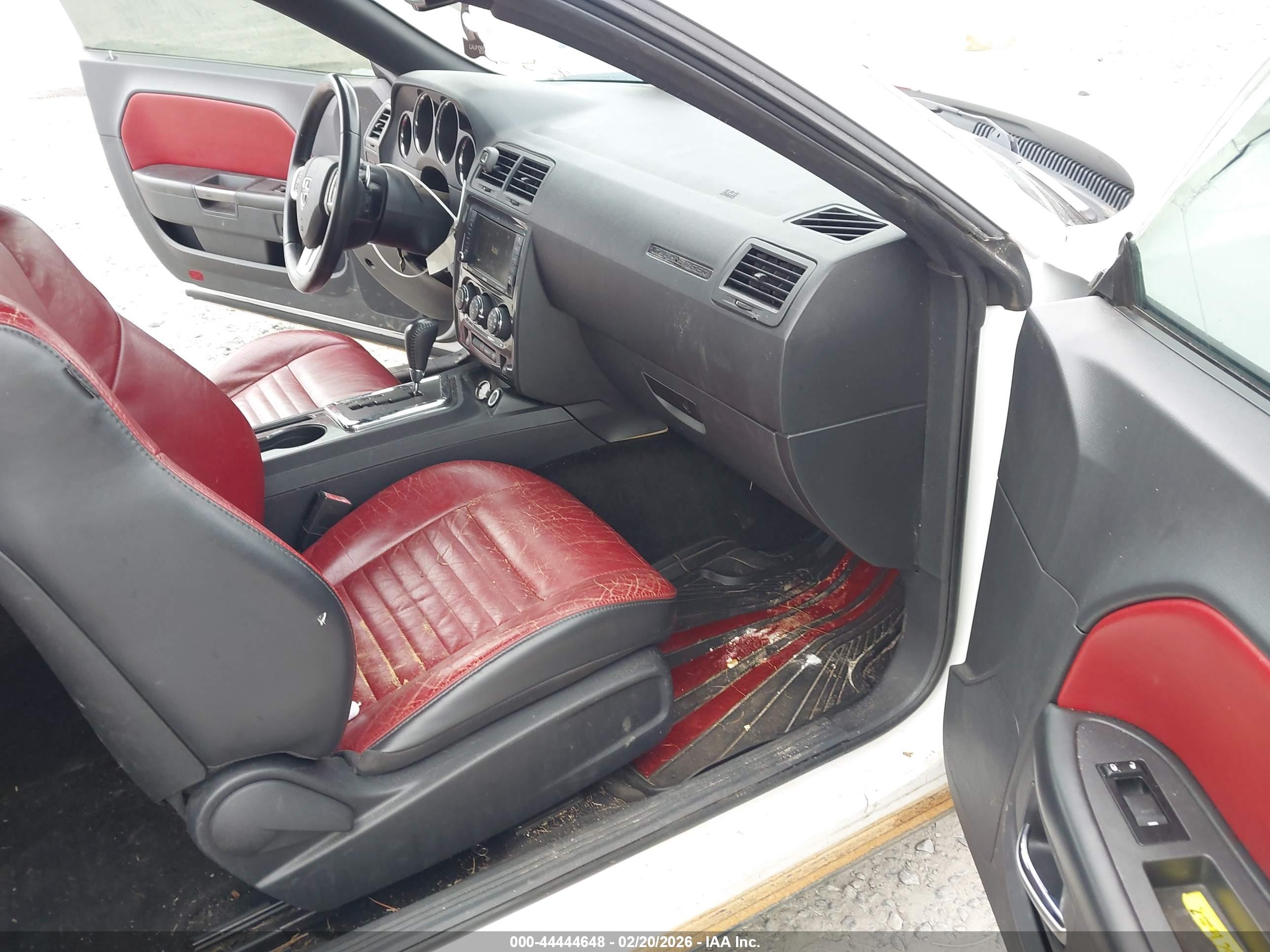 DODGE CHALLENGER image 5