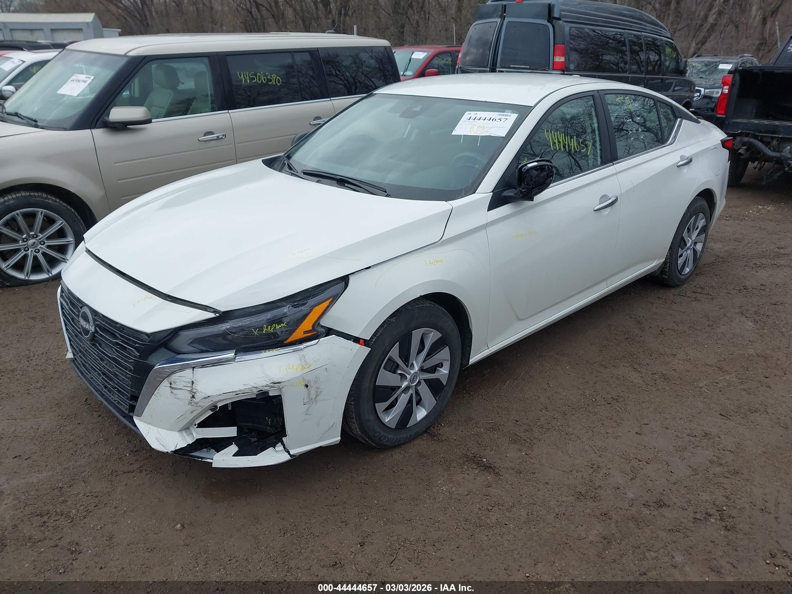 NISSAN ALTIMA image 2
