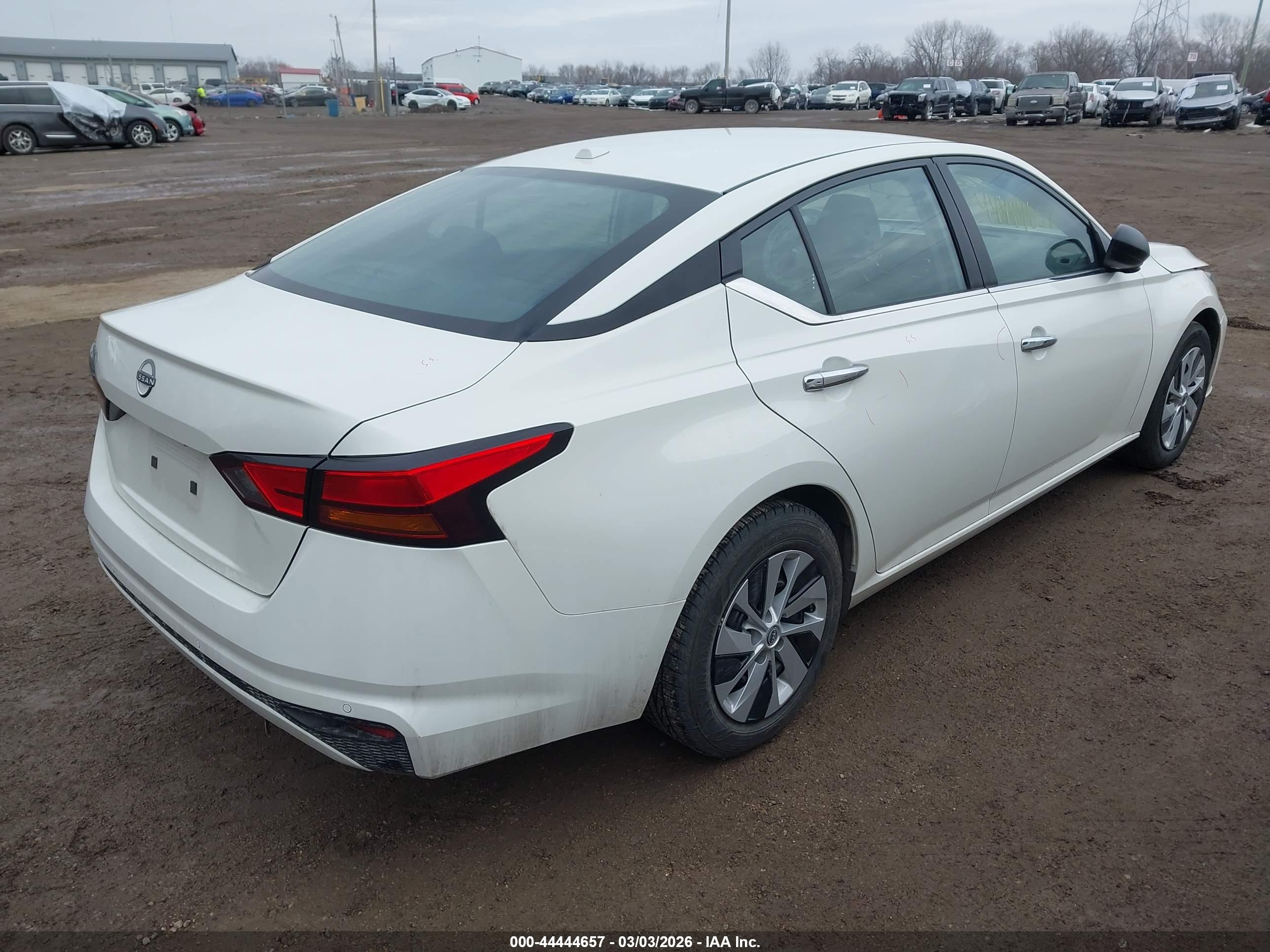 NISSAN ALTIMA image 4
