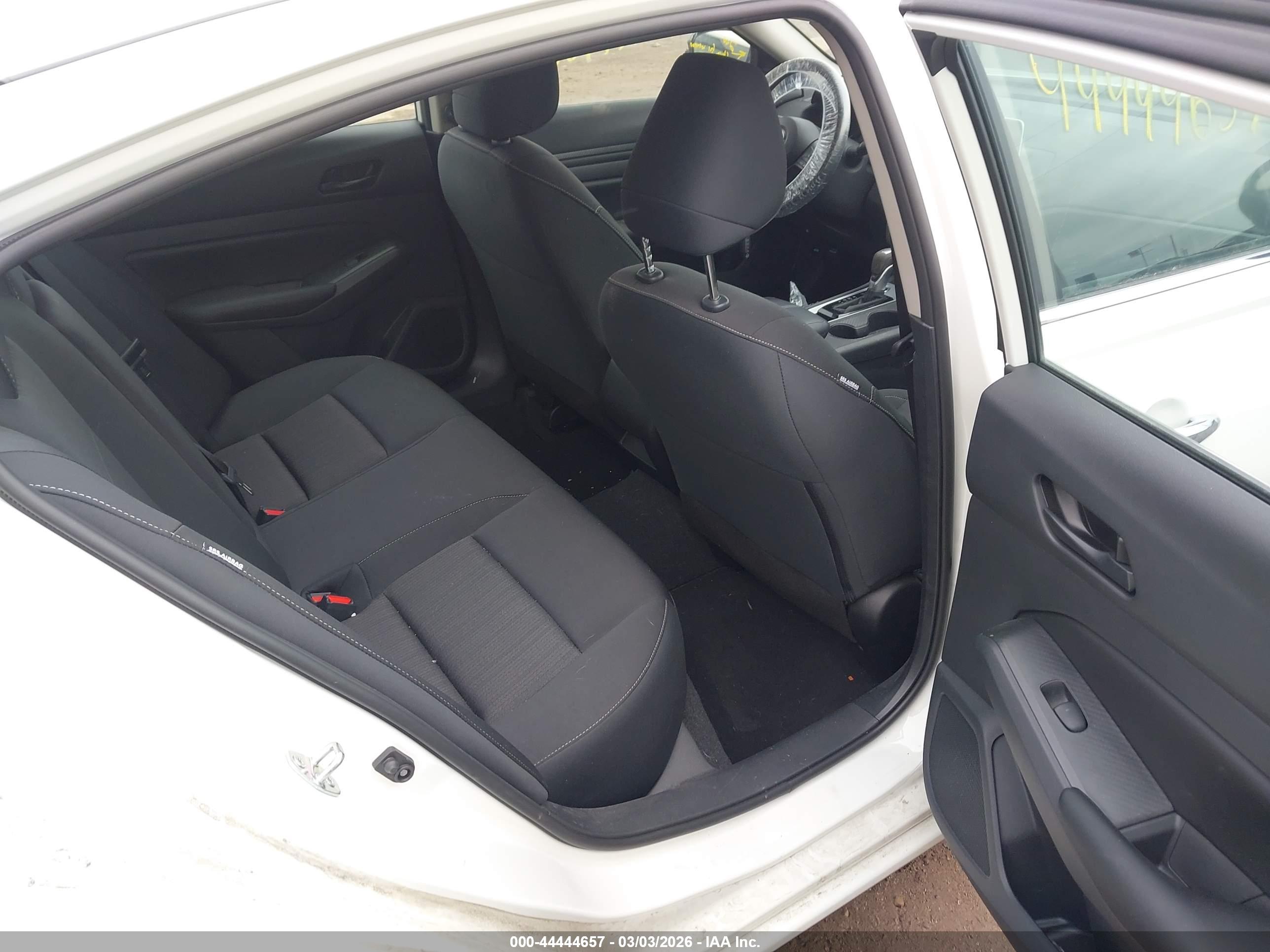NISSAN ALTIMA image 8