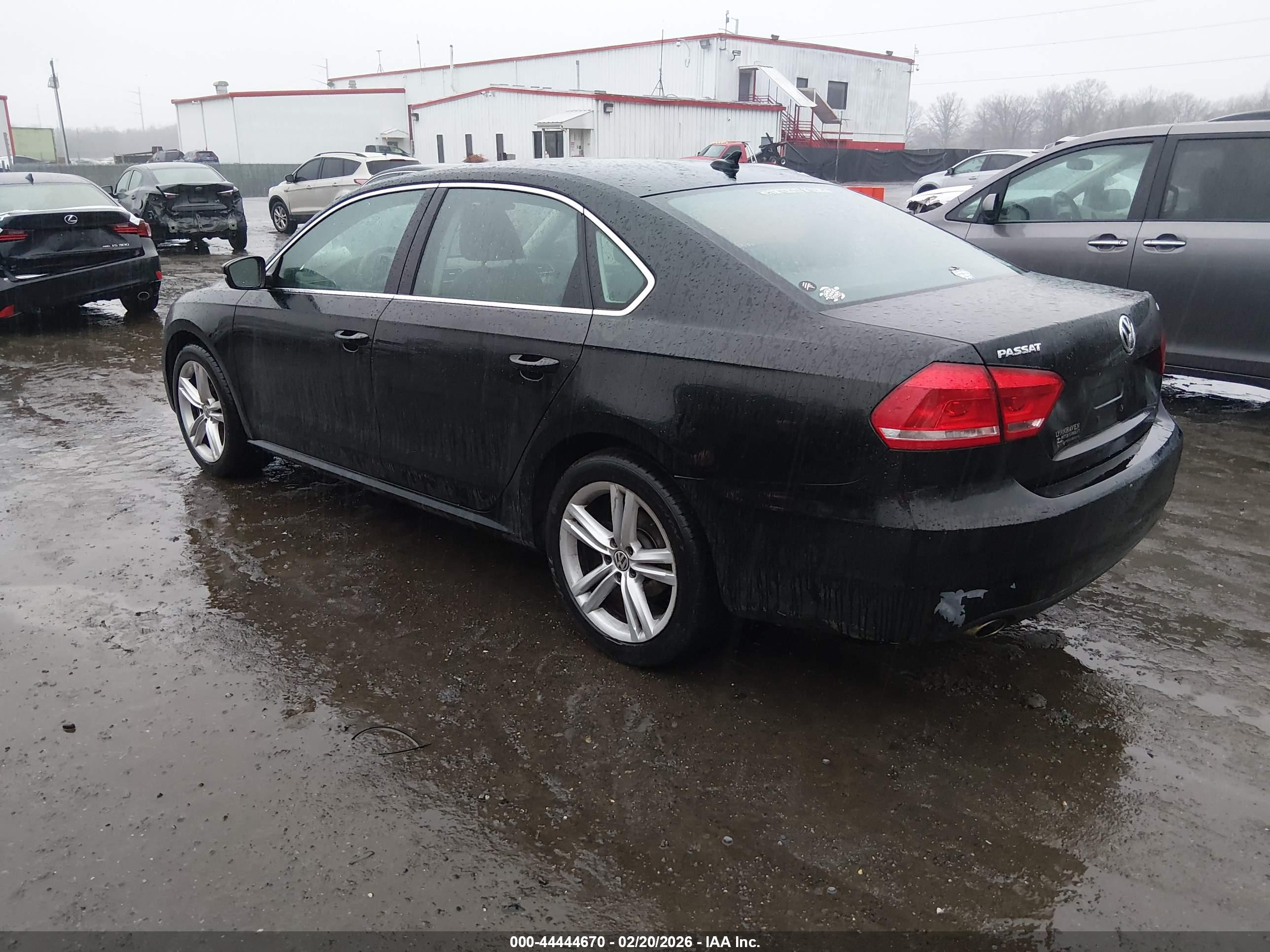 VOLKSWAGEN PASSAT image 3