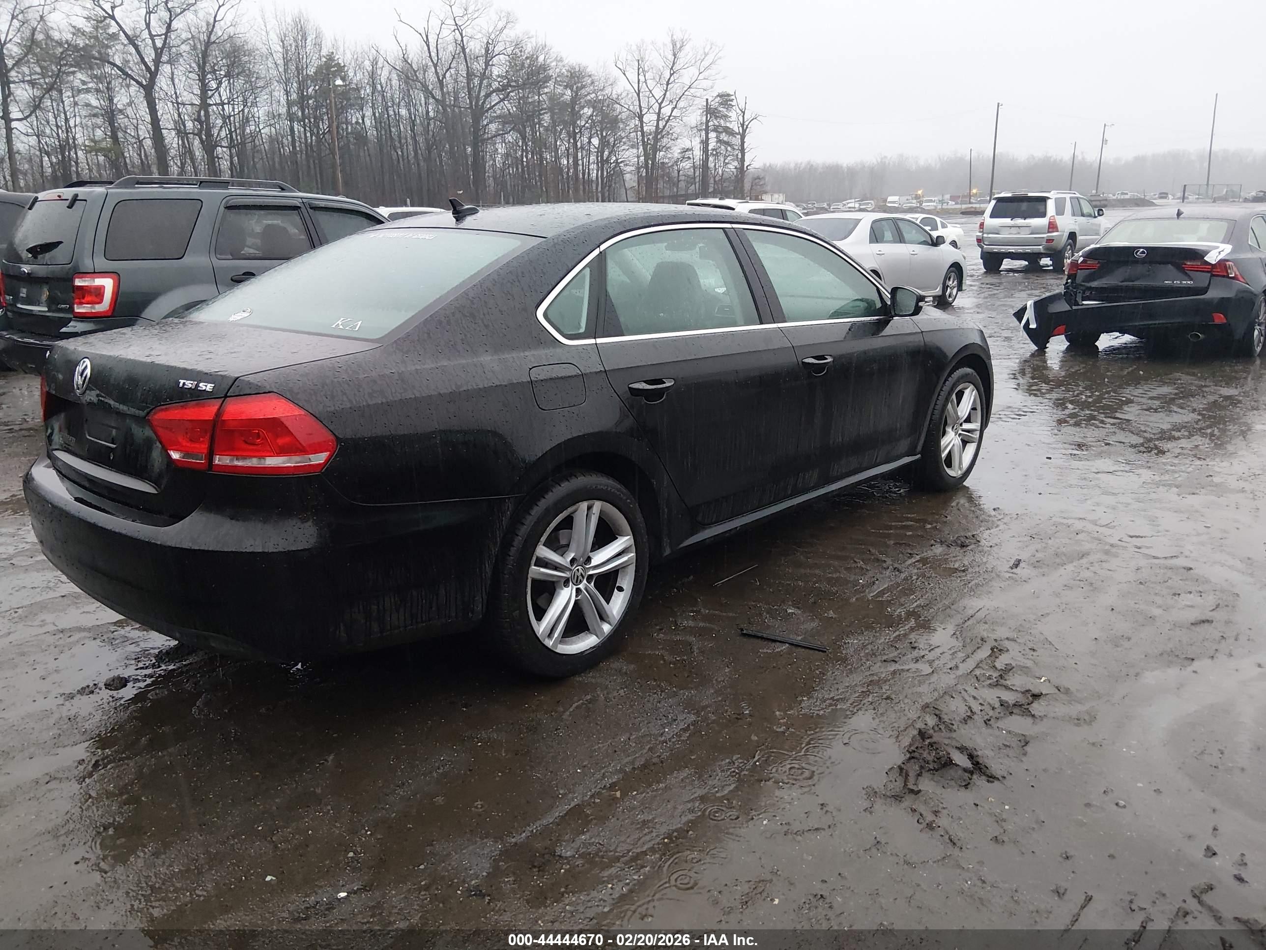 VOLKSWAGEN PASSAT image 4